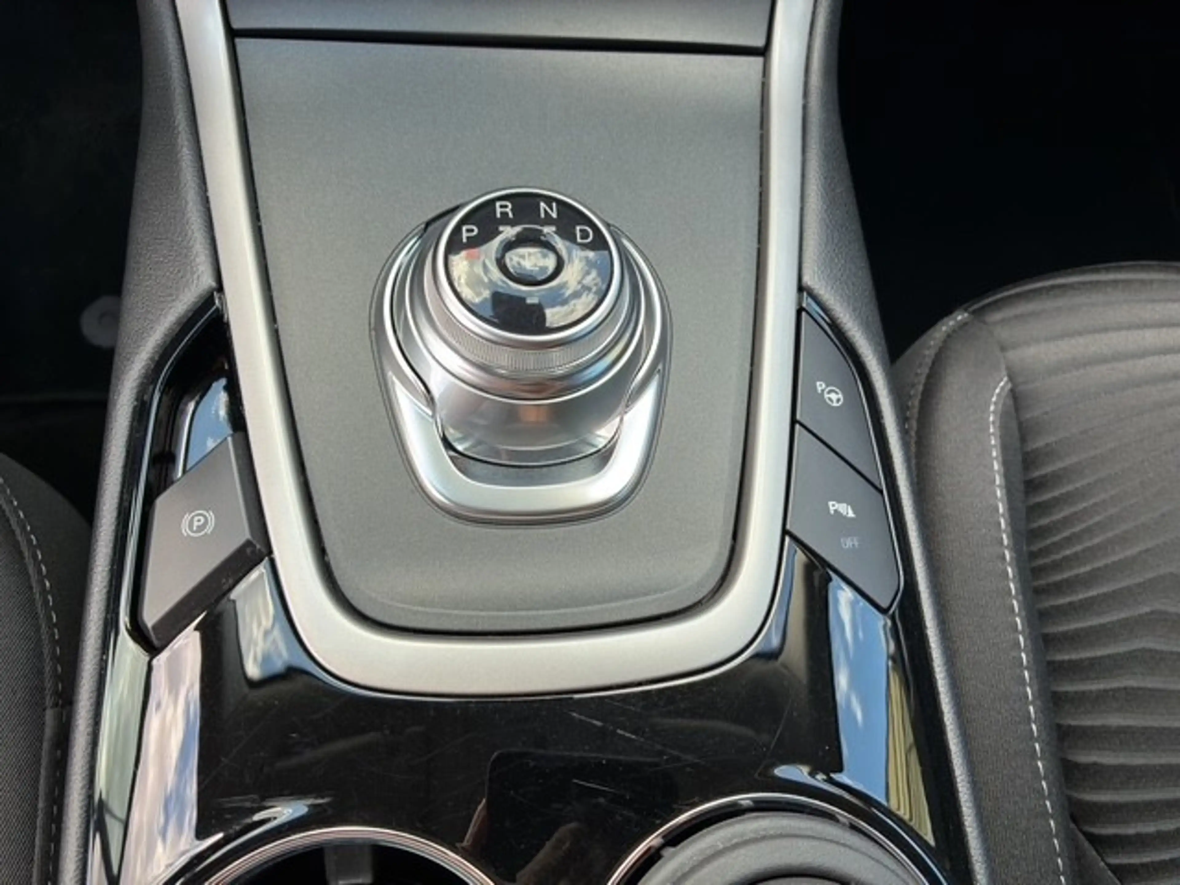 Ford S-Max 2.5 Duratec FHEV Edition — photo 14