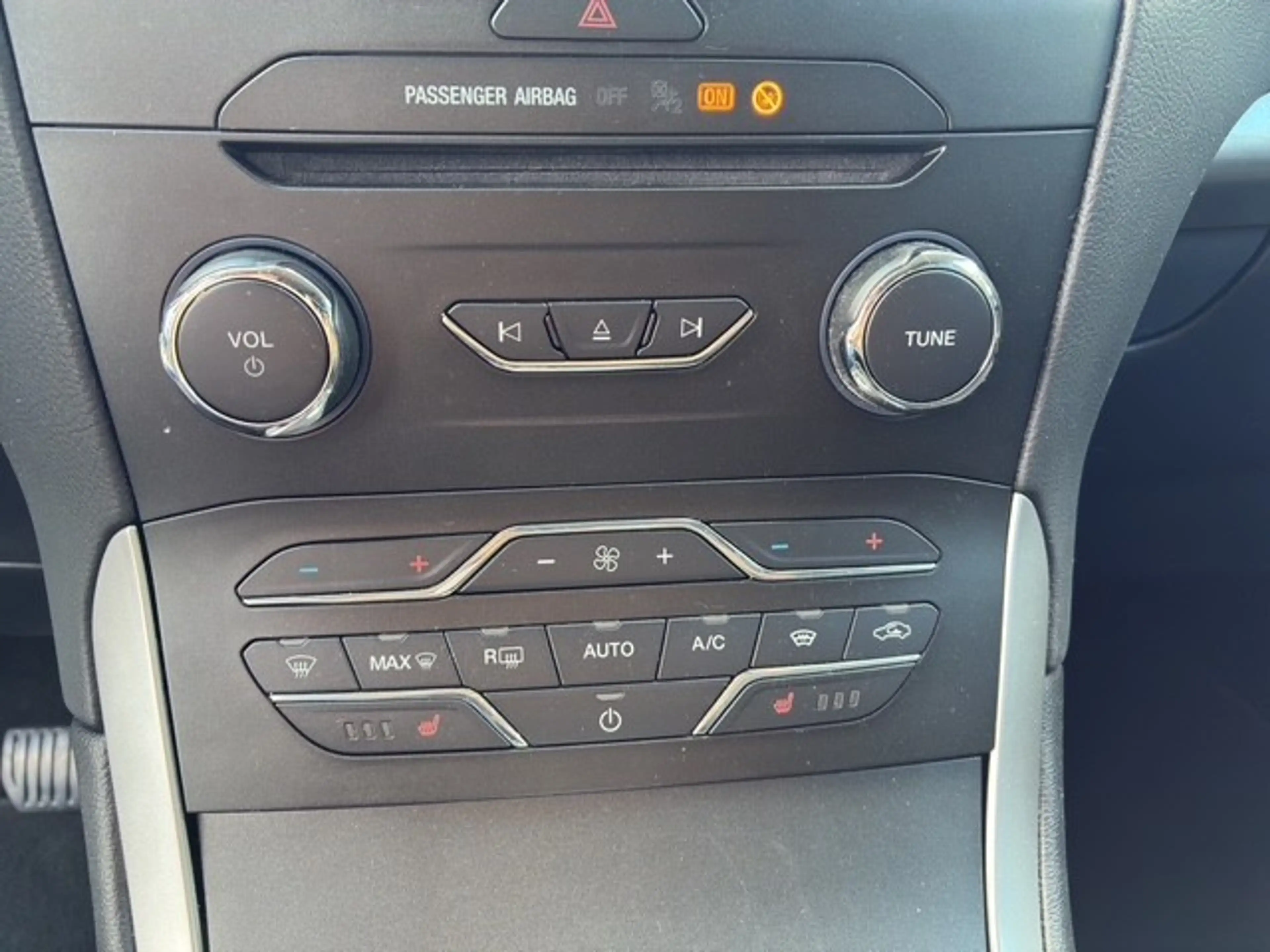 Ford S-Max 2.5 Duratec FHEV Edition — photo 13