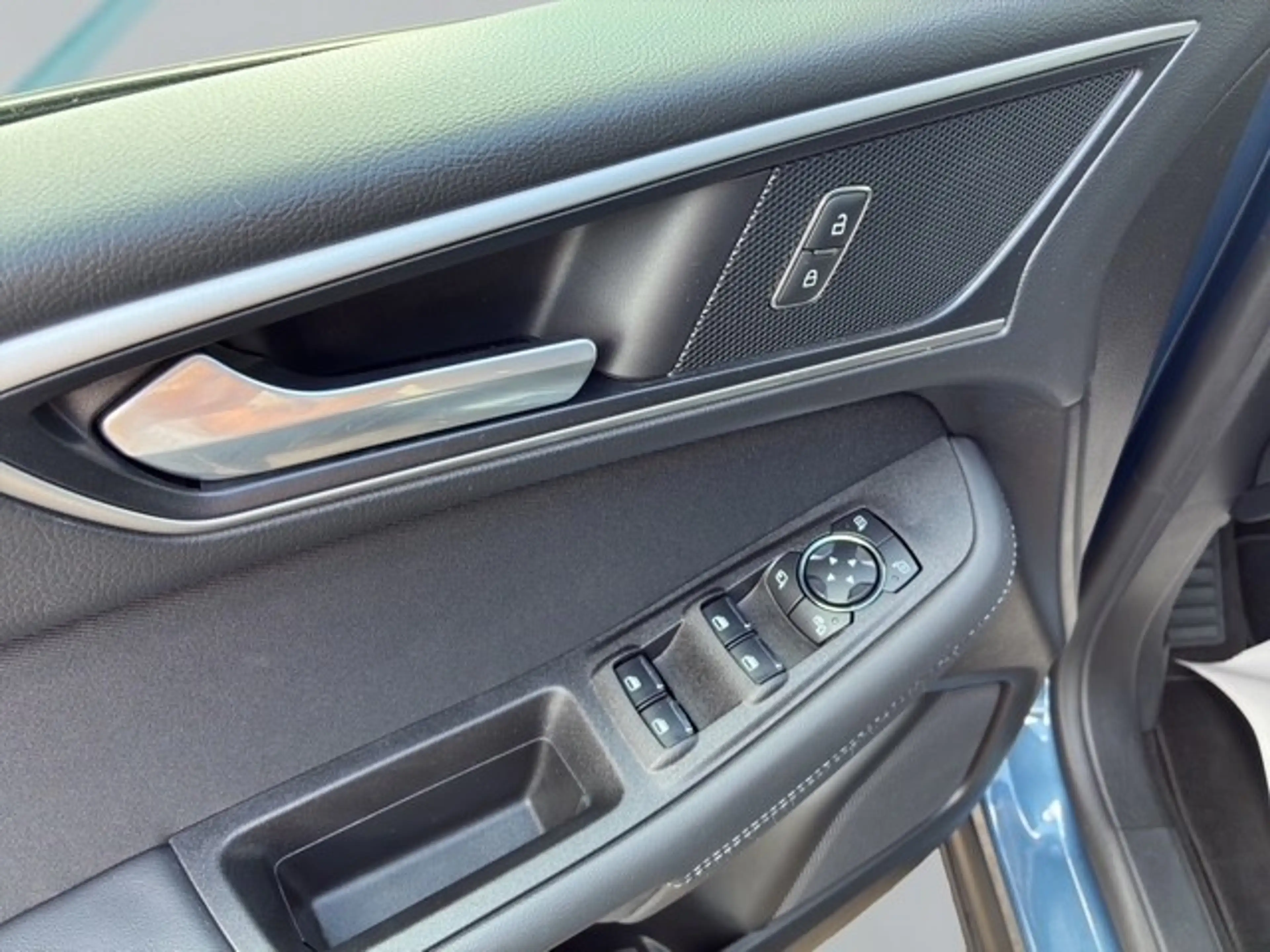 Ford S-Max 2.5 Duratec FHEV Edition — photo 15