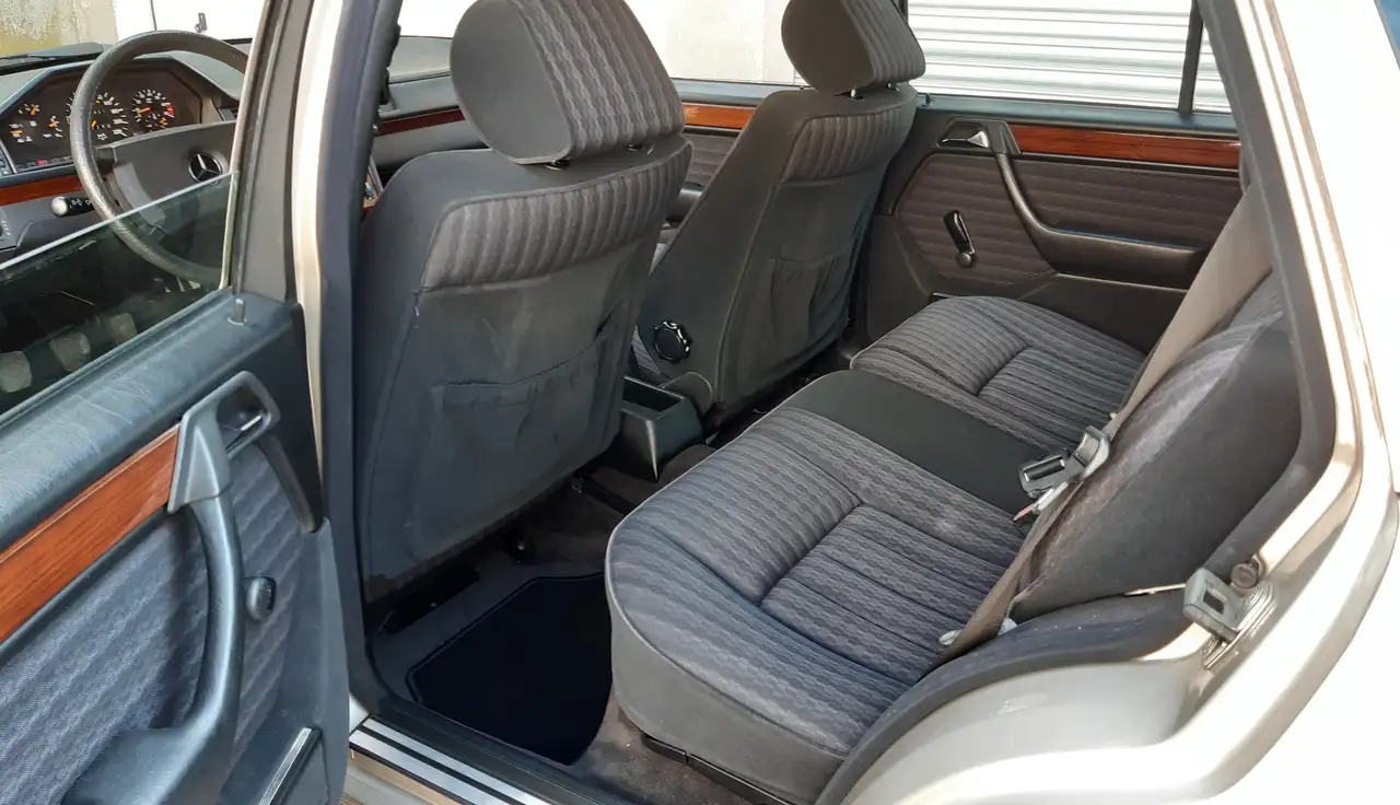 Mercedes-Benz 230 W124 T-Model, foto 11