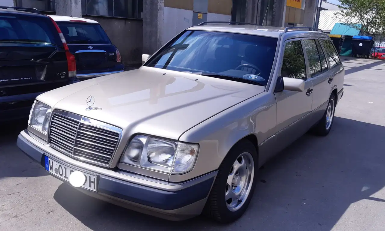 Mercedes-Benz 230 W124 T-Model, foto 1