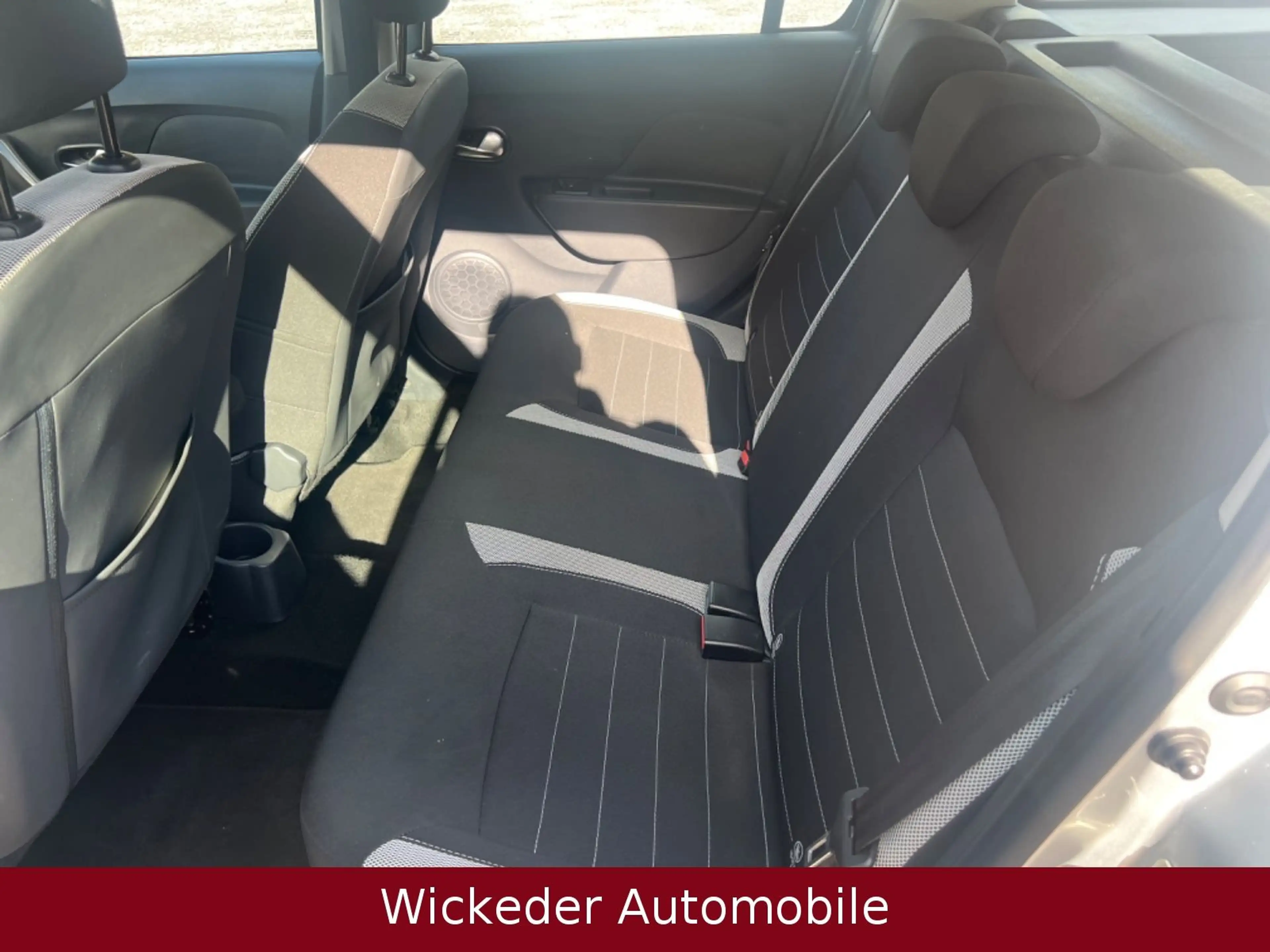 Dacia Logan MCV II Kombi Stepway/Tüv Neu/Top Pflege — photo 9
