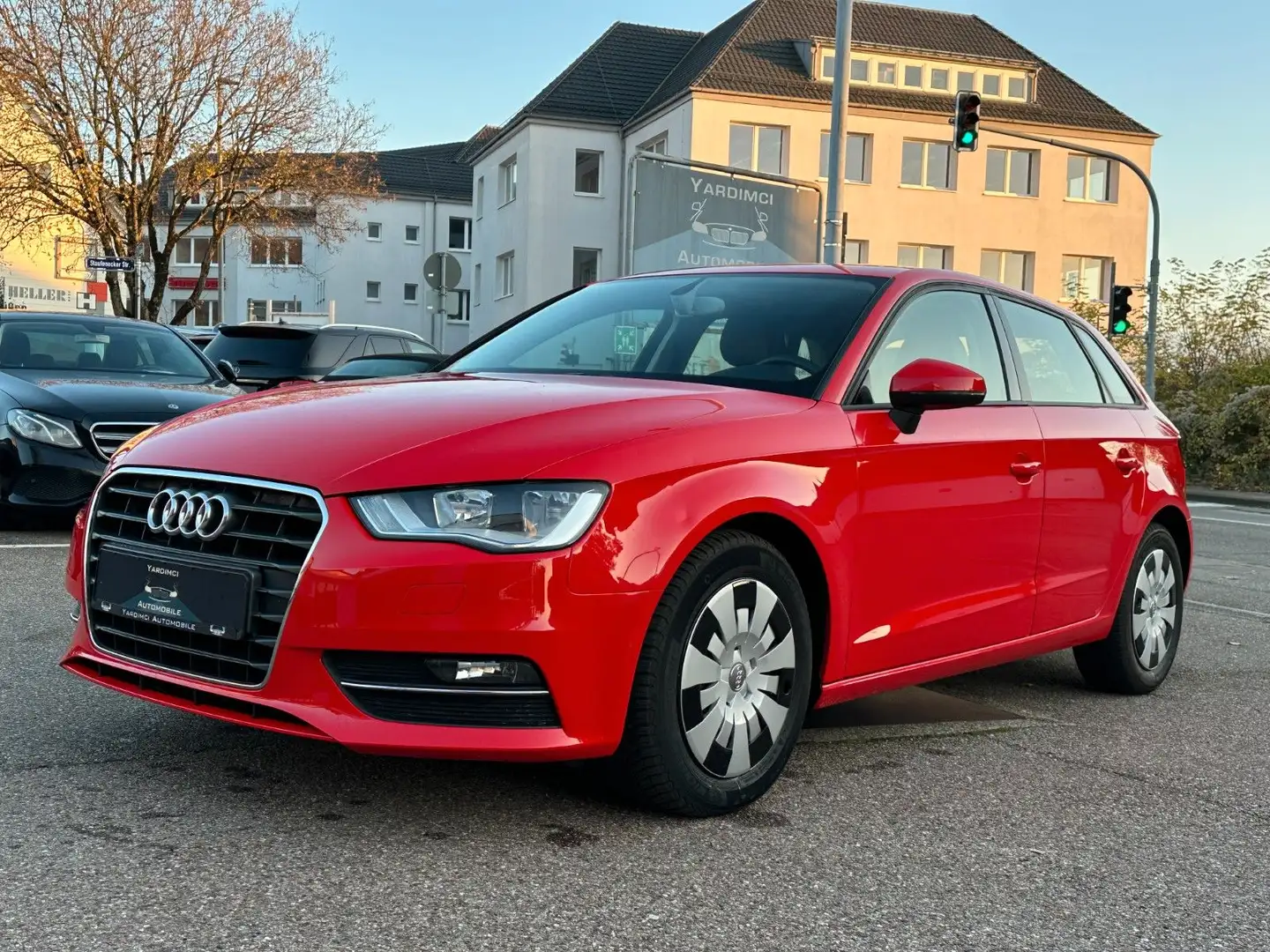 Audi A3 Sportback attraction 1.4 TFSI*PDC*26.000 KM * Rot - 1