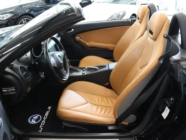 Mercedes-Benz SLK view 13