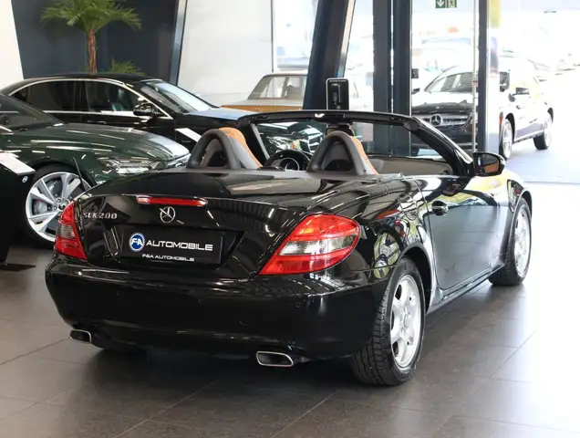 Mercedes-Benz SLK view 10