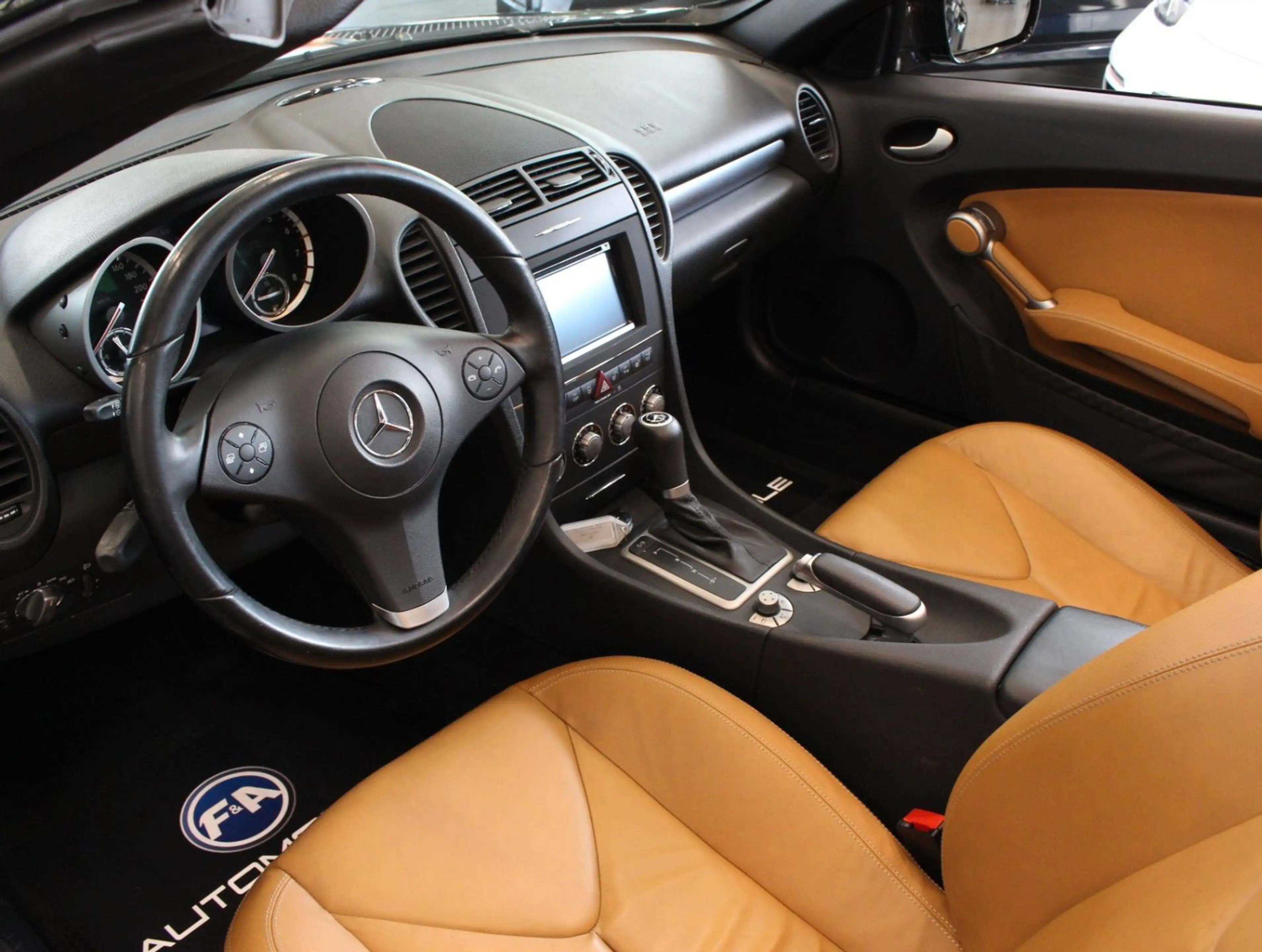 Mercedes-Benz SLK 200 *2.Hand*Navi*Parktronic*Sitzheizung — photo 14