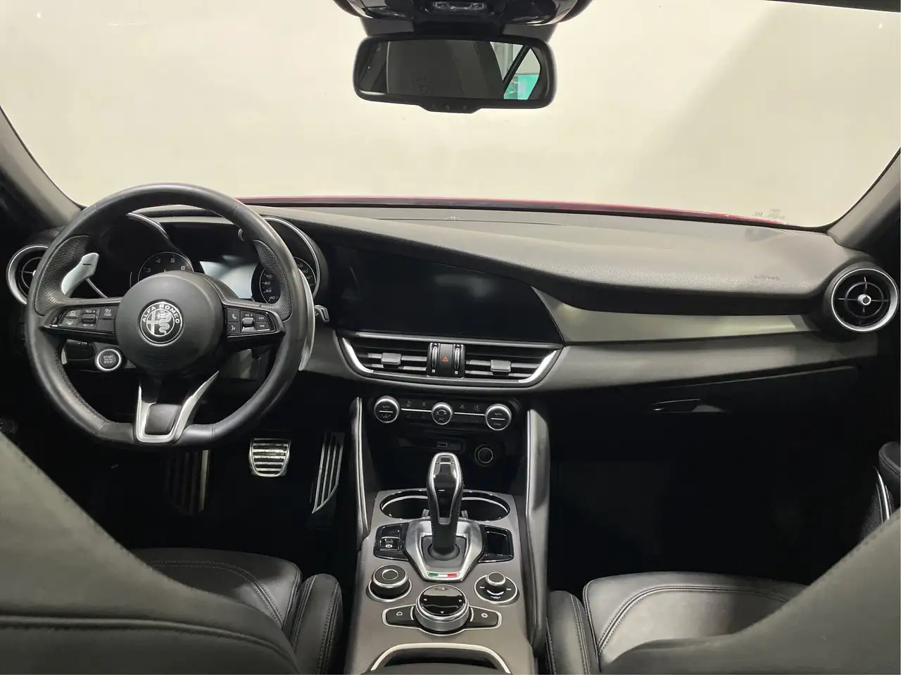 Alfa Romeo Giulia снимка Alfa Romeo Giulia