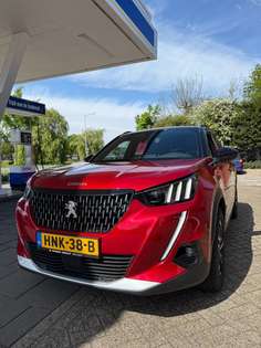 Peugeot 2008 GT 1.2 PureTech Allure Pack / Parkeersensoren / Ca