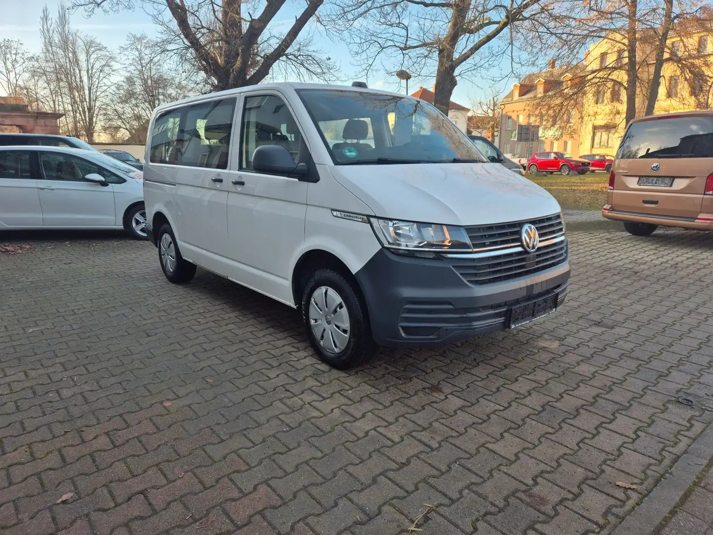Volkswagen T6 Caravelle T6.1 Caravelle,KR,Standhzg,Navi,Klimaaut,Sitzhz Weiß - 1