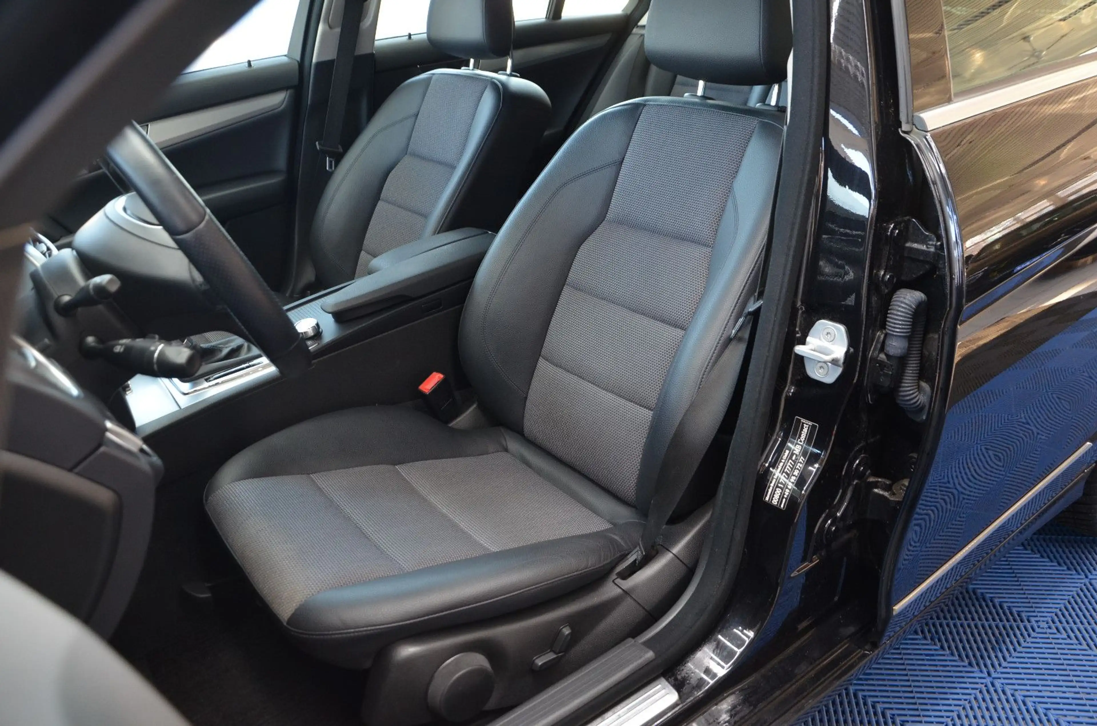 Mercedes-Benz C 180 T BlueEfficiency *AUTOMATIK*ILS*NAVI*SITZH — photo 9