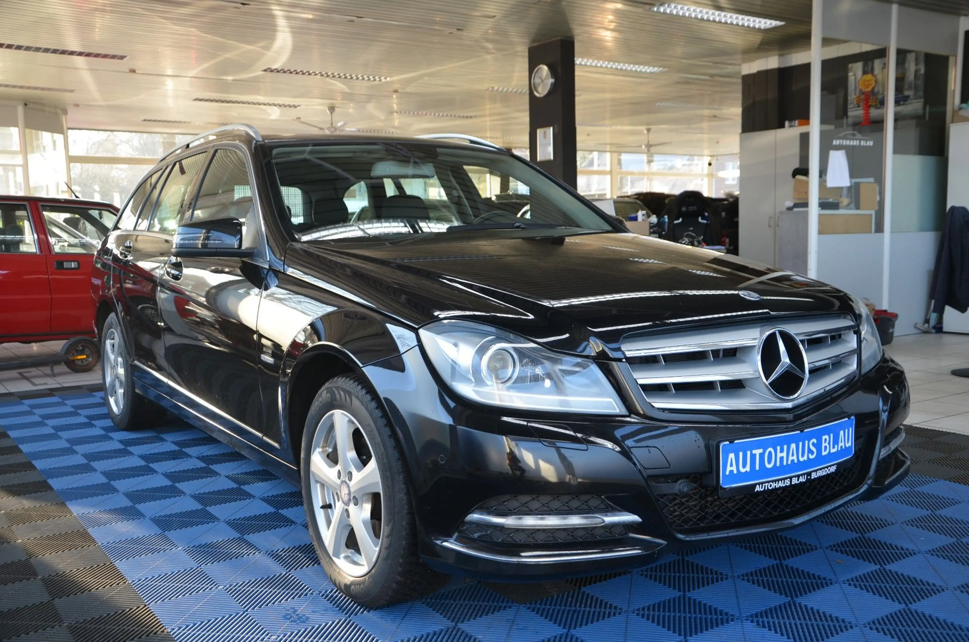 Mercedes-Benz C 180 T BlueEfficiency *AUTOMATIK*ILS*NAVI*SITZH — photo 3