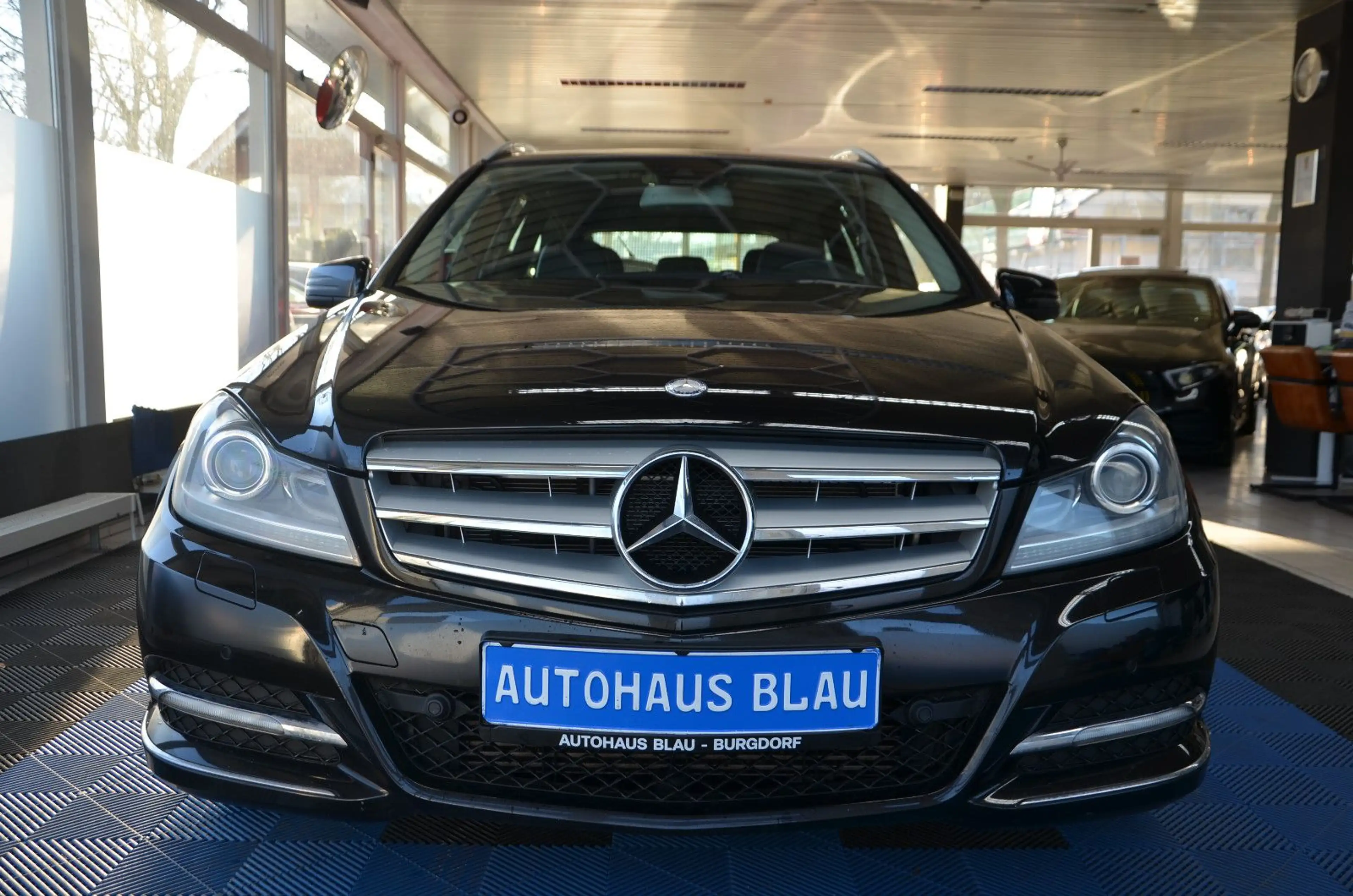 Mercedes-Benz C 180 T BlueEfficiency *AUTOMATIK*ILS*NAVI*SITZH — photo 2