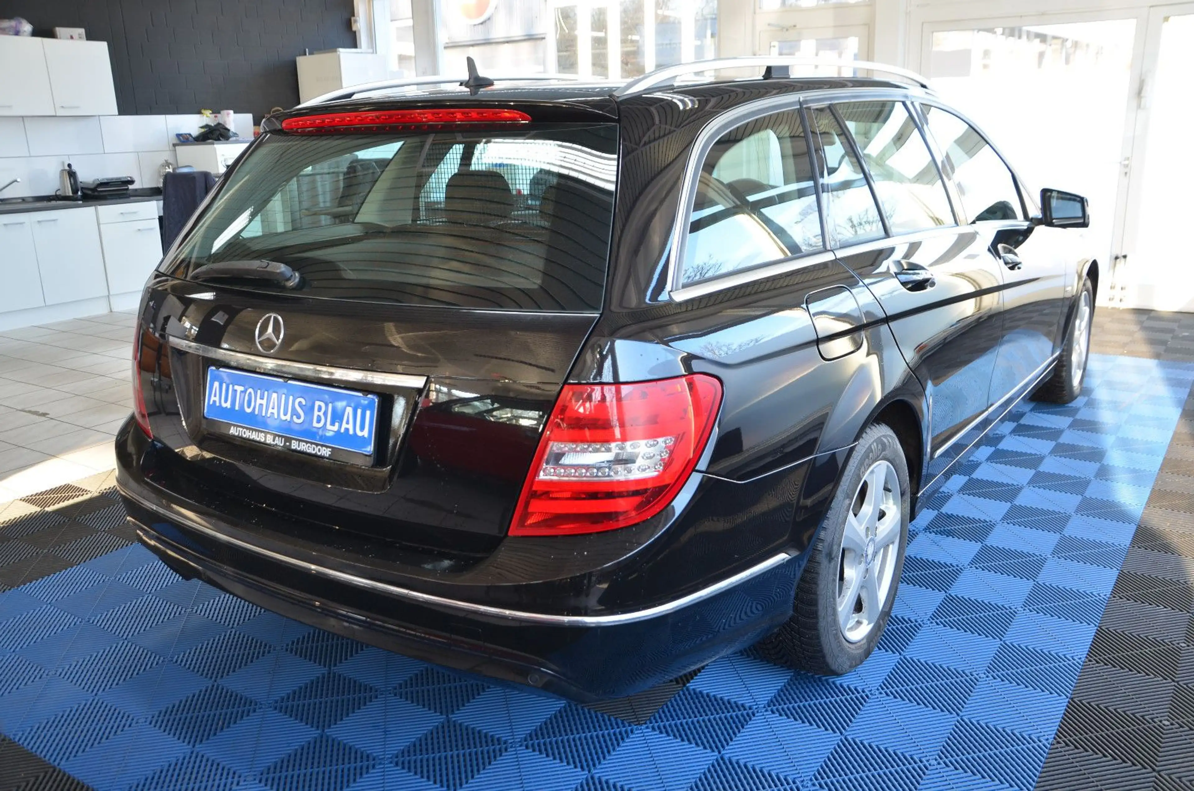 Mercedes-Benz C 180 T BlueEfficiency *AUTOMATIK*ILS*NAVI*SITZH — photo 4