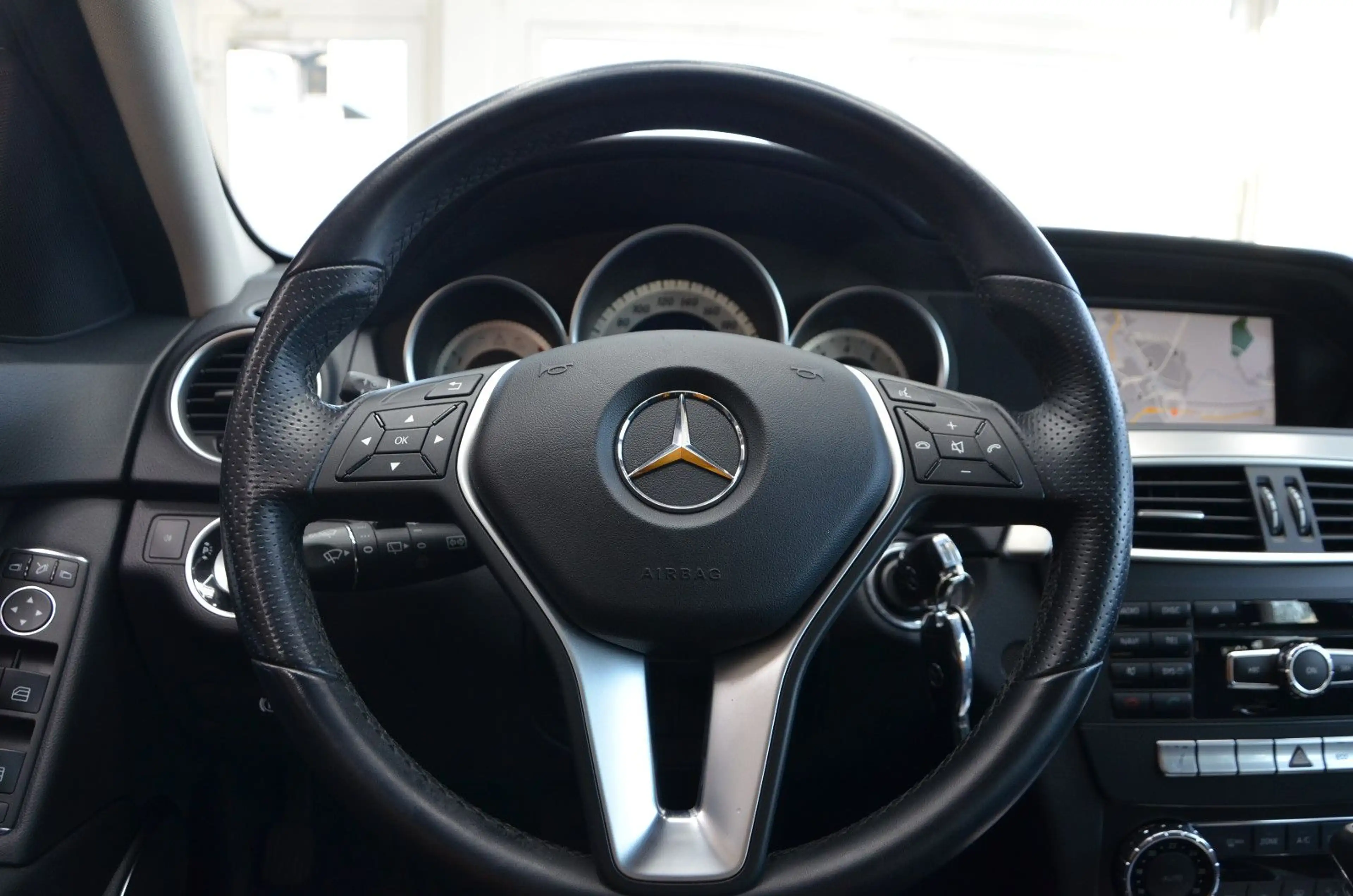 Mercedes-Benz C 180 T BlueEfficiency *AUTOMATIK*ILS*NAVI*SITZH — photo 12