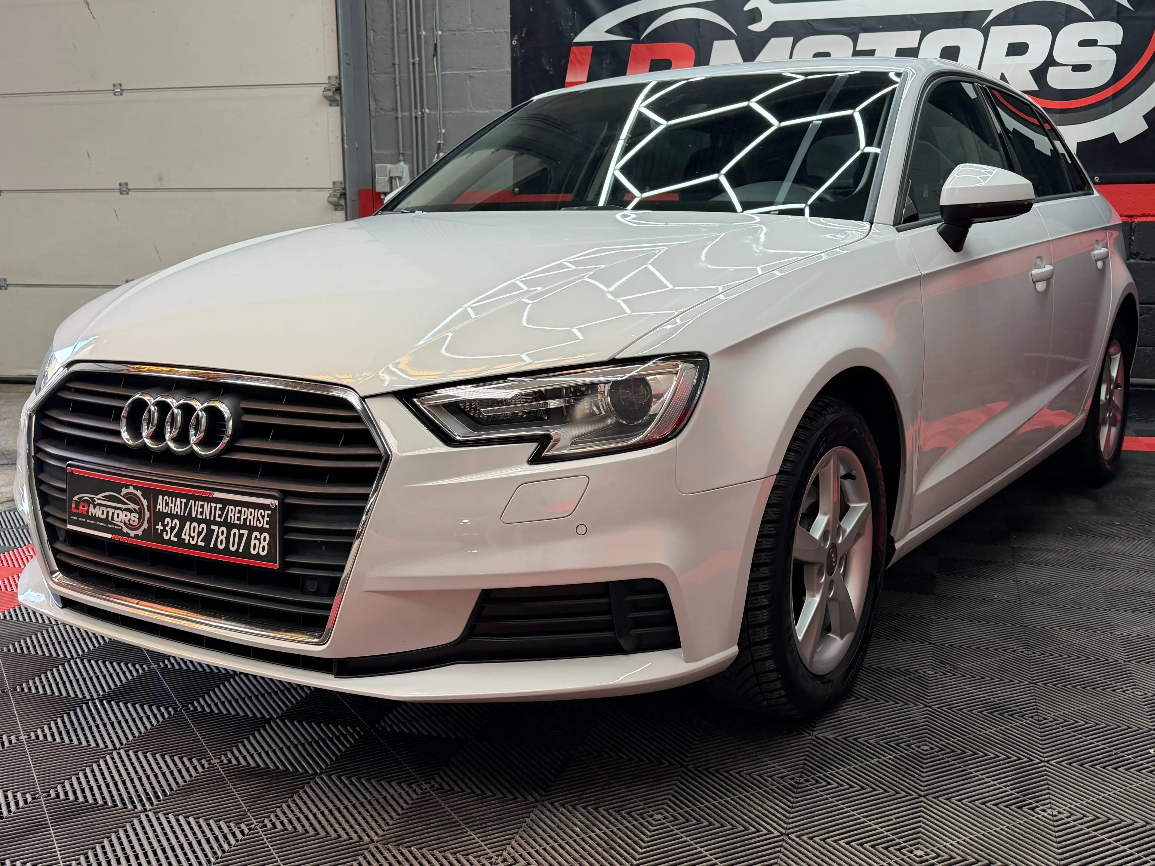 Audi A3 A3 Sportback 30 TFSI Design (EU6d-TEMP) — photo 3