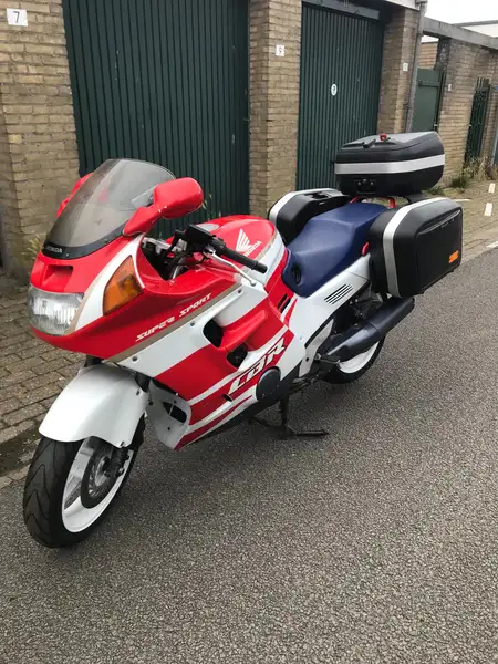 Honda CBR 1000 - foto 3