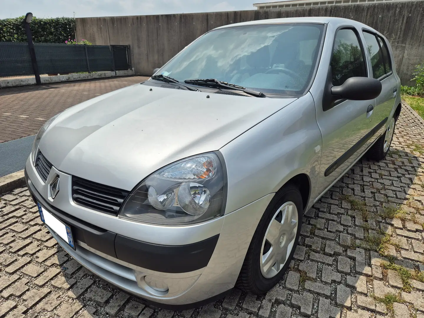 Renault Clio Clio II 2004 Storia 5p 1.2 - 17.700 km - clima - Argento - 1