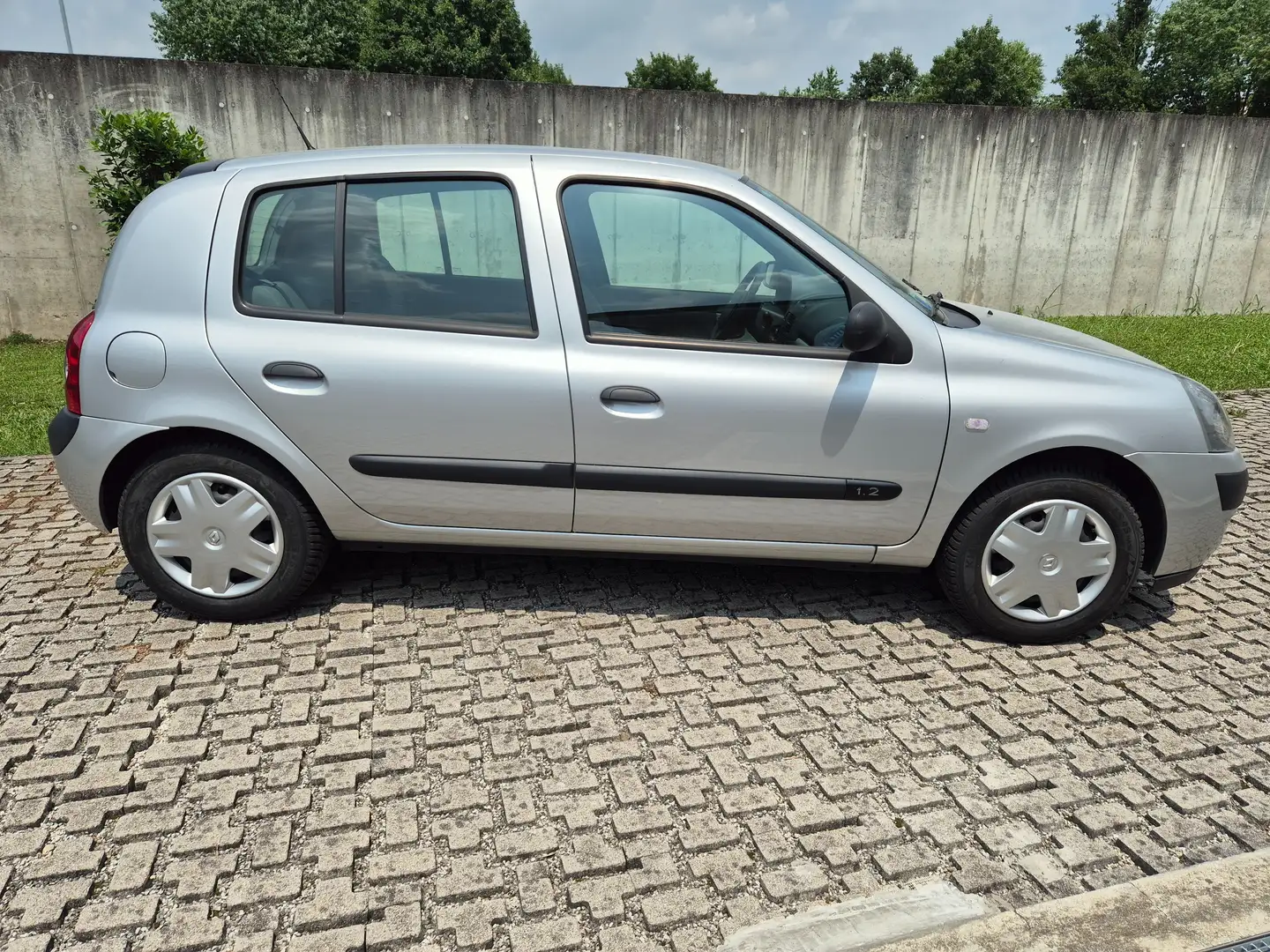 Renault Clio Clio II 2004 Storia 5p 1.2 - 17.700 km - clima - Argento - 2