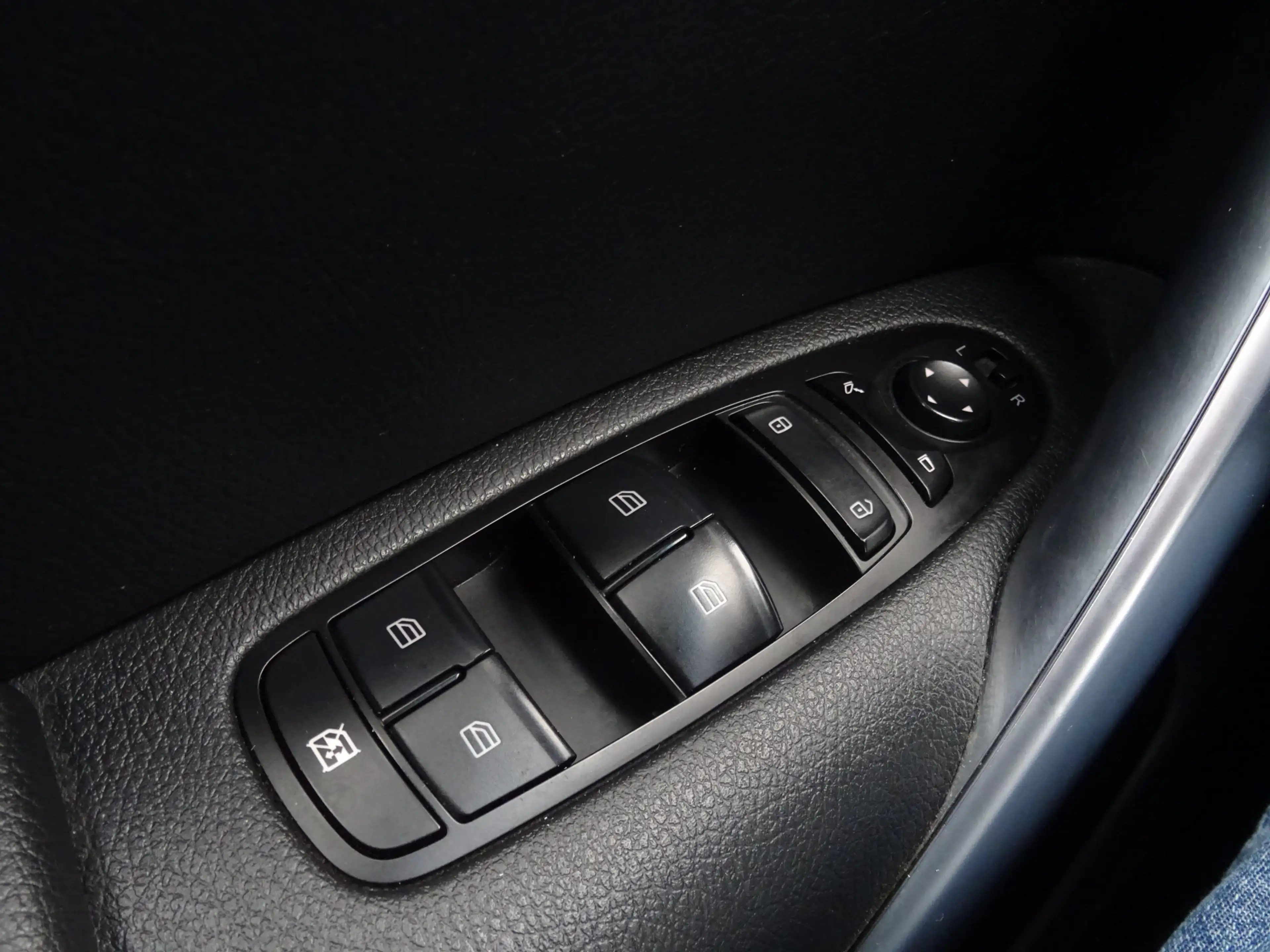 Mercedes-Benz X 250 d 4-MATIC Progressive * 360 CAM * 19 INCH !! — photo 10