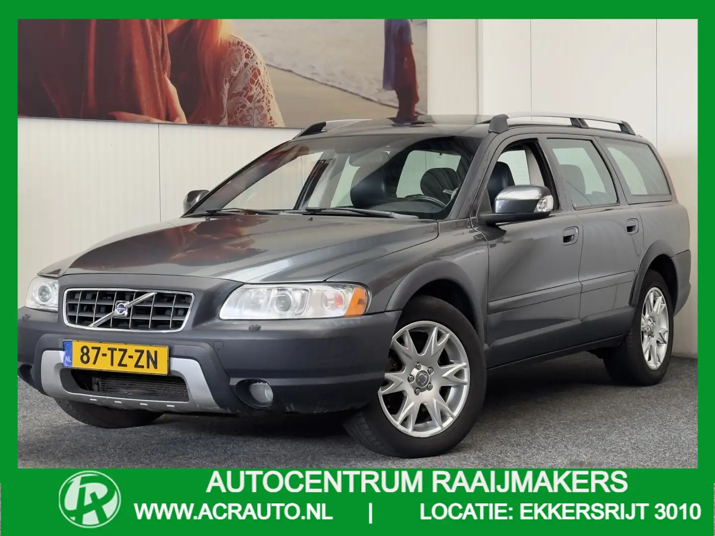Volvo XC70 2.4 D5 YOUNGTIMER ! CRUISE CONTROL CLIMATE CONTROL Grau - 1