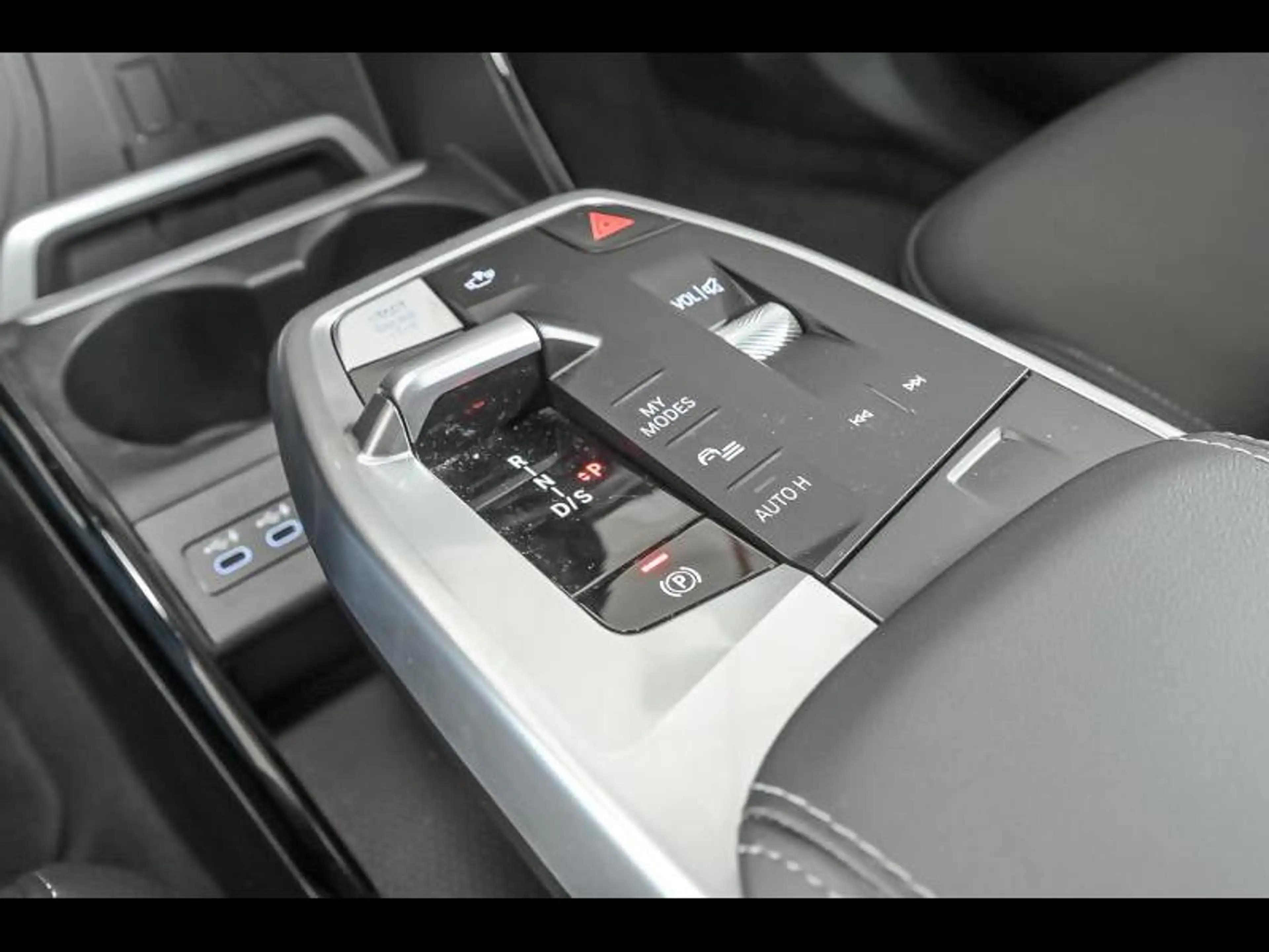 BMW 225 xDrive Active Tourer — photo 11