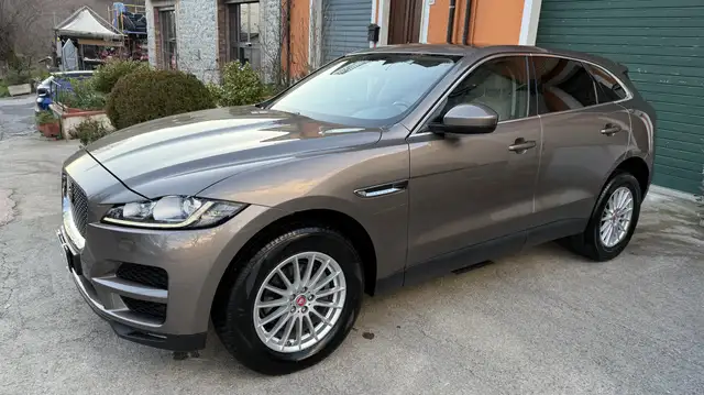 Jaguar F-Pace 2.0d Prestige awd 180cv auto