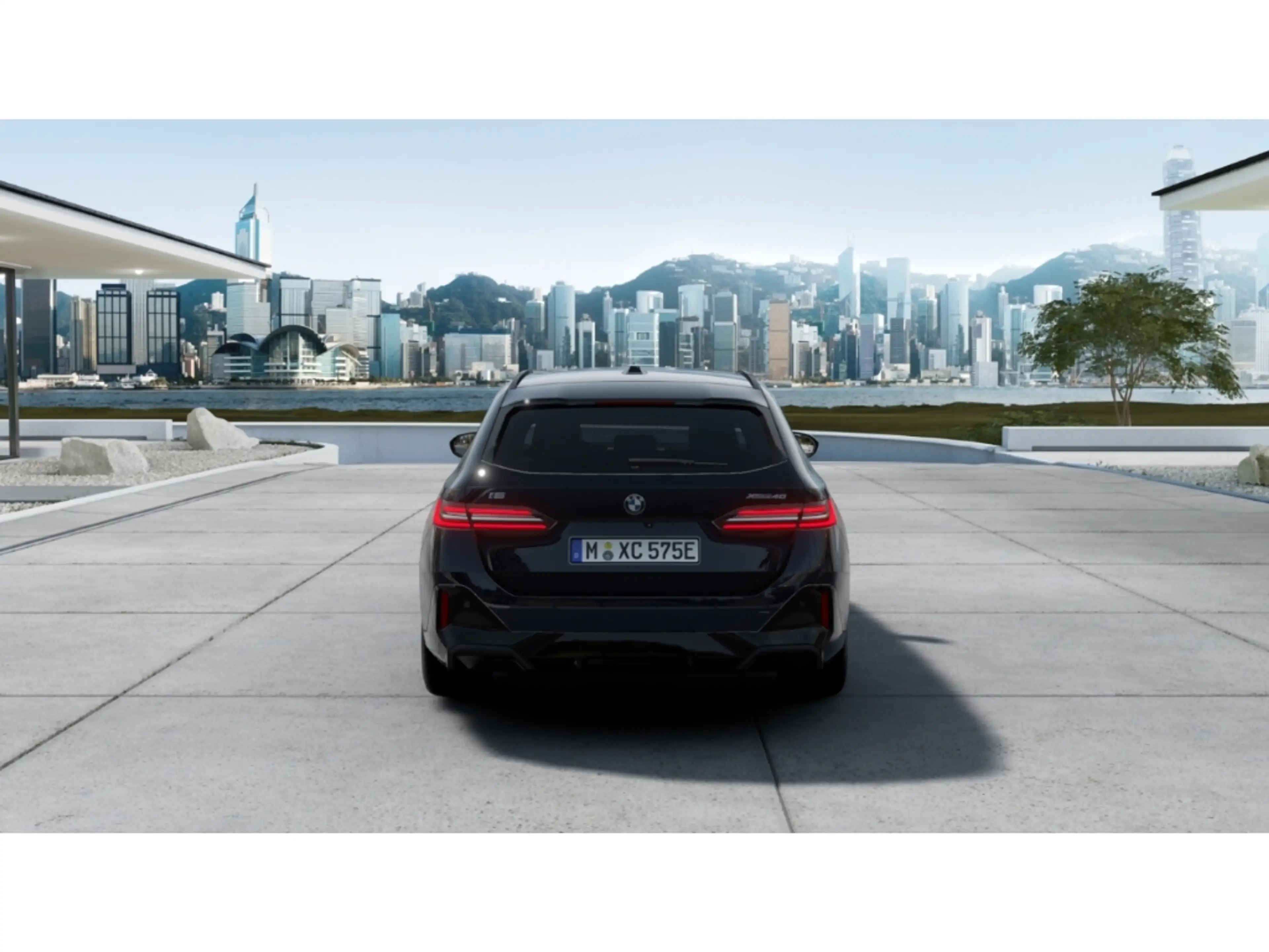 BMW i5 M Sport xDrive 40 Touring Park-Assistent — photo 4