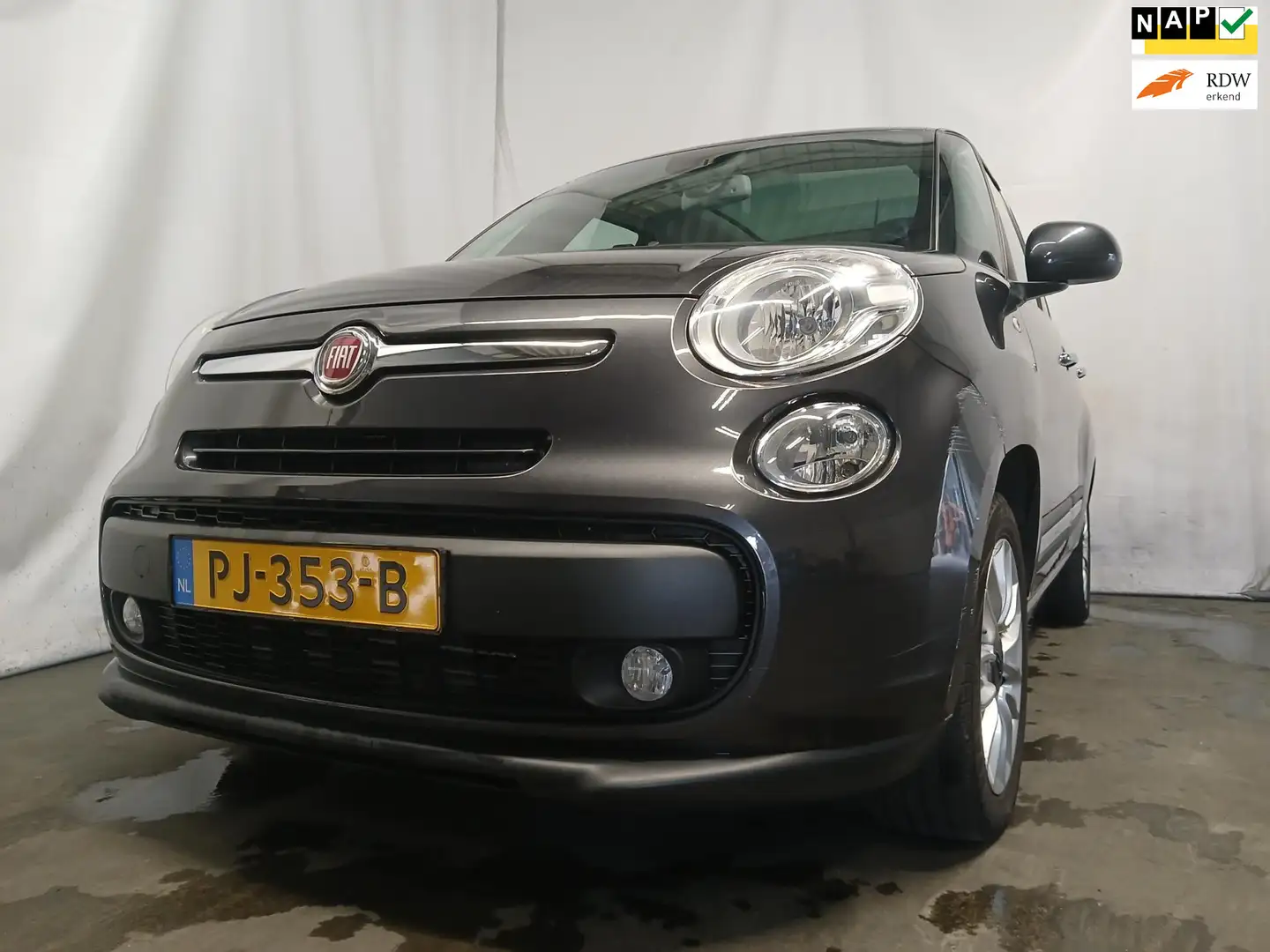 Fiat 500L 0.9 TwinAir Lounge SCHADEAUTO!! Grijs - 1