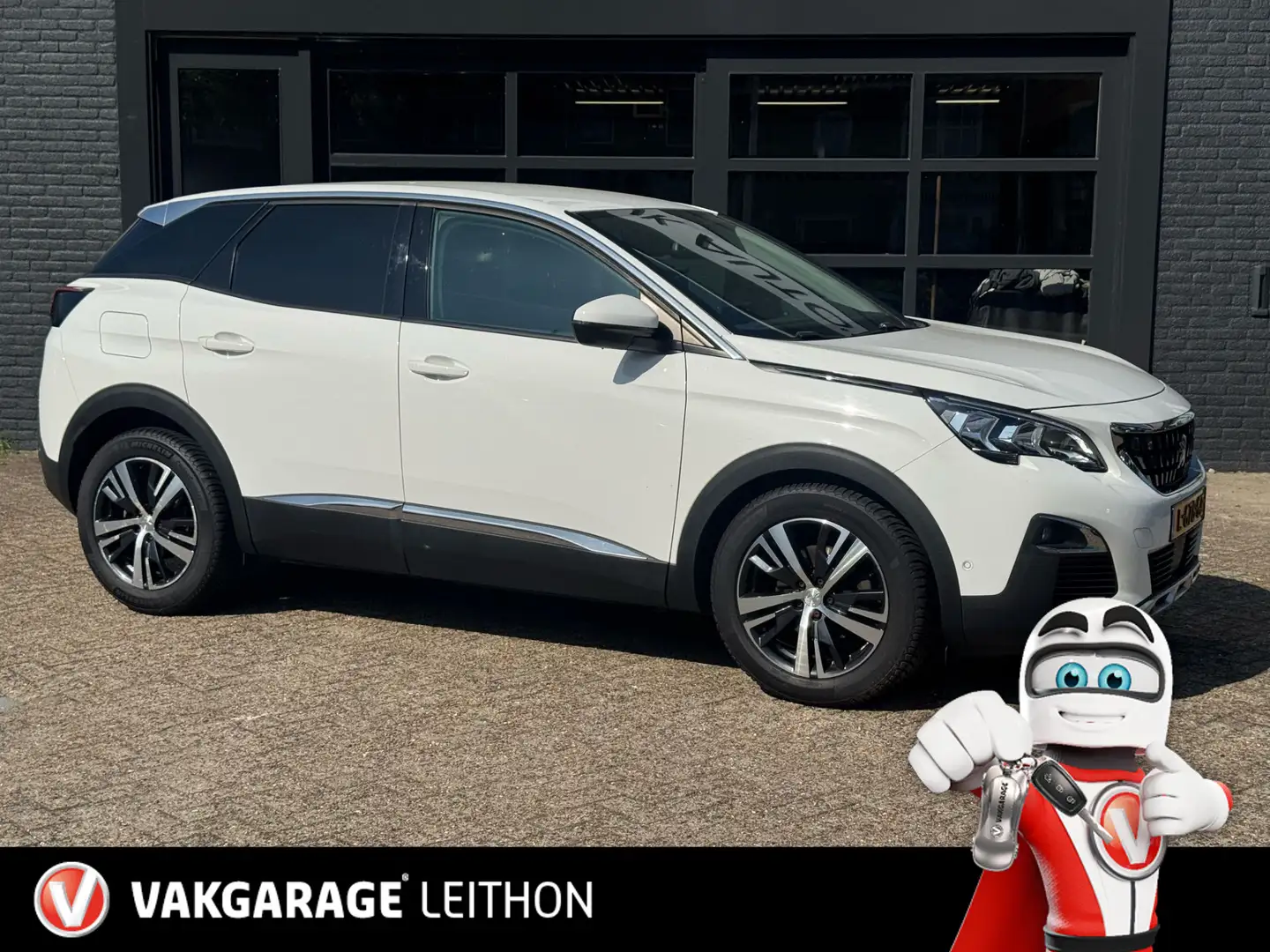 Peugeot 3008 1.2 PureTech Allure Wit - 1