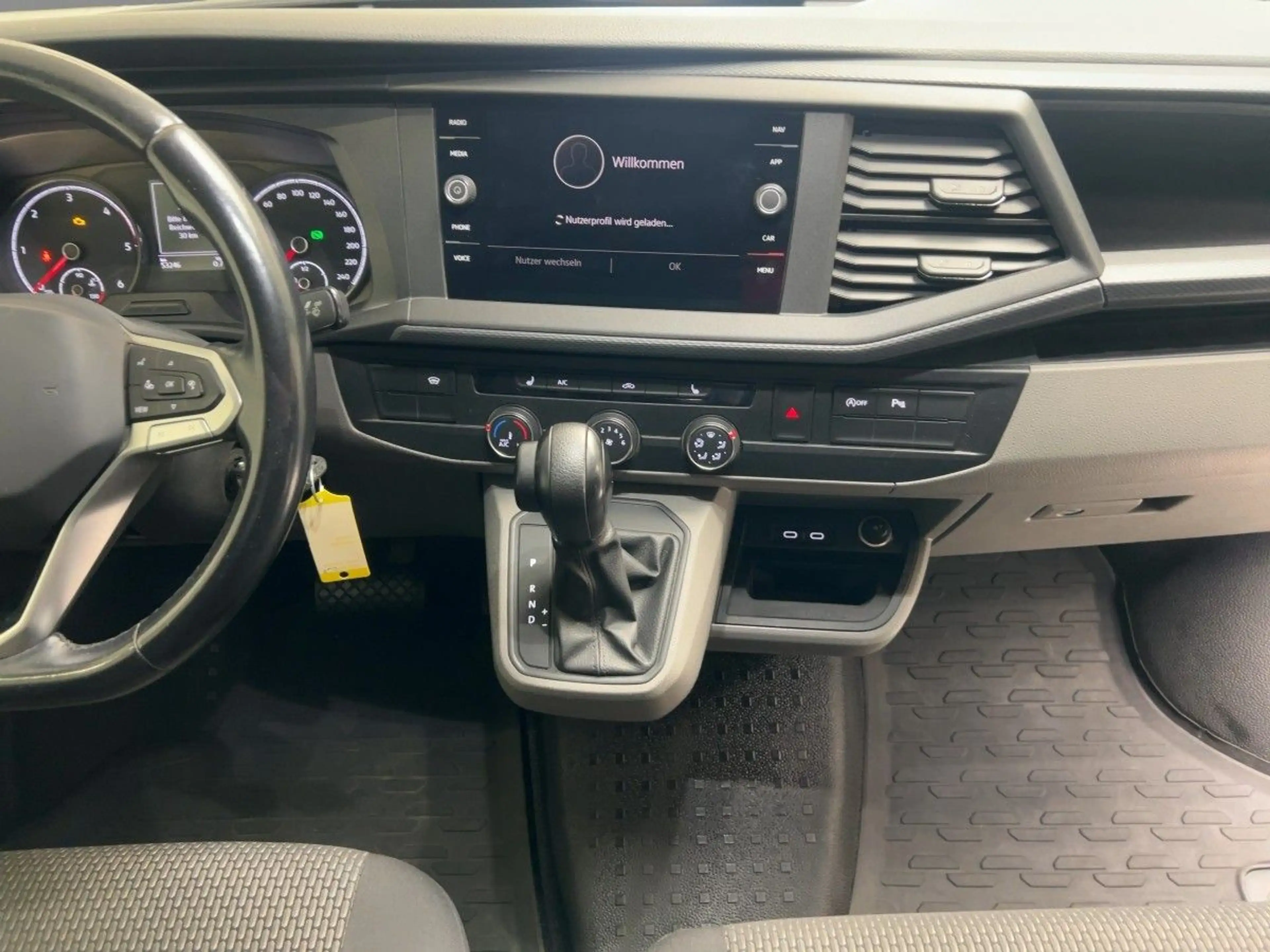 Volkswagen T6.1 Transporter T6.1 Kasten 2.0 TDI EcoProfi DSG AHK Navi LED — photo 10