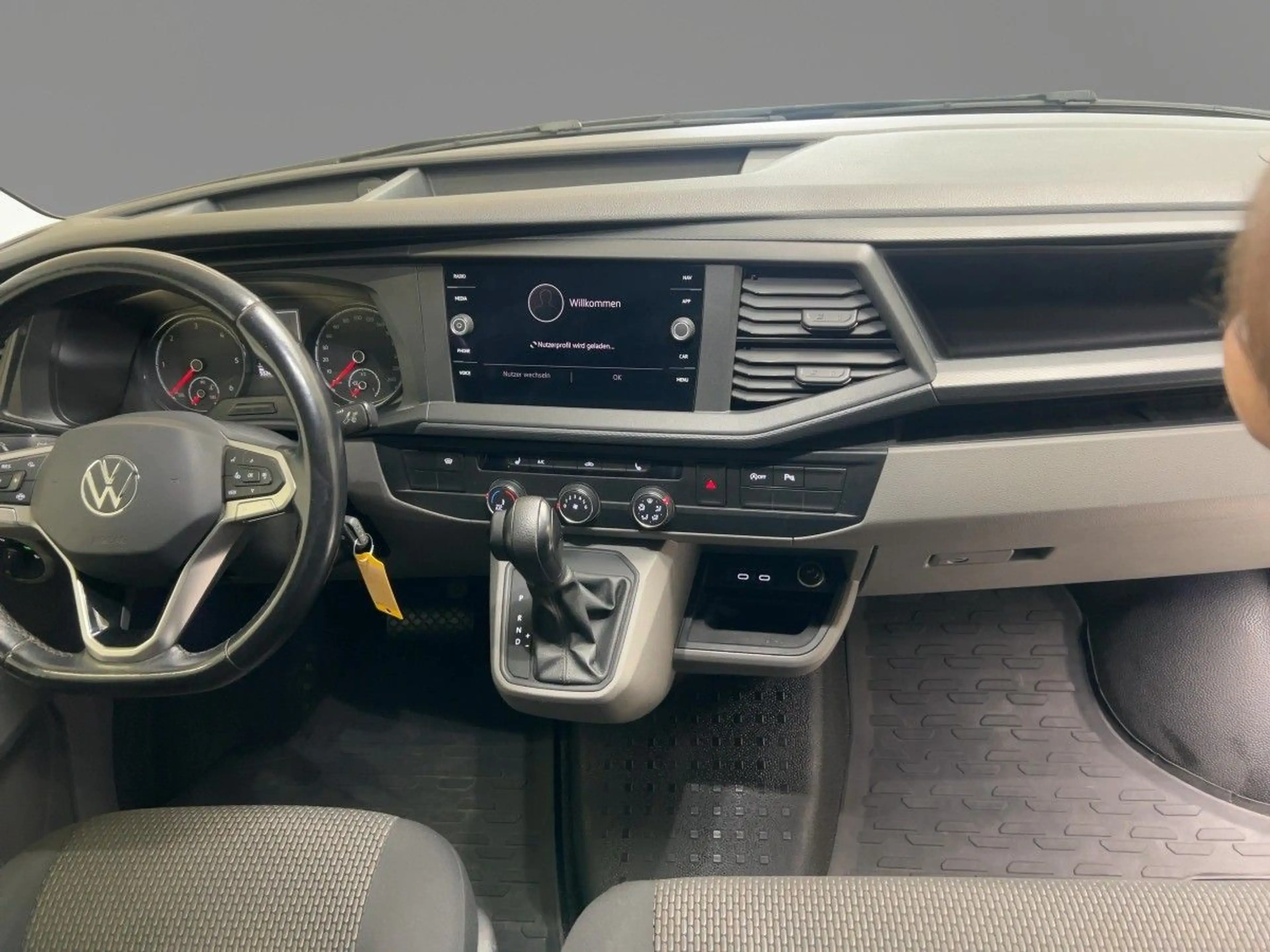 Volkswagen T6.1 Transporter T6.1 Kasten 2.0 TDI EcoProfi DSG AHK Navi LED — photo 8