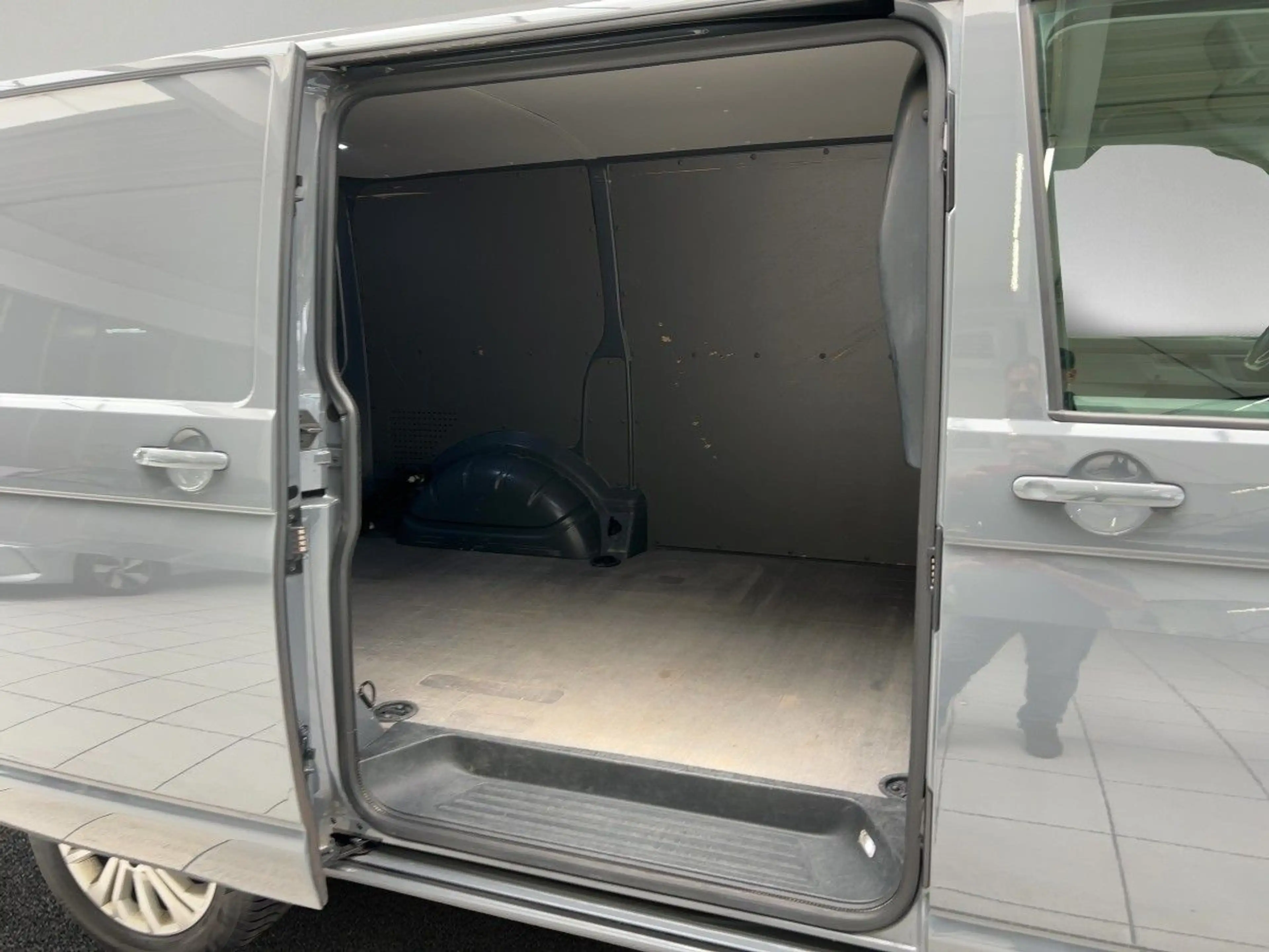 Volkswagen T6.1 Transporter T6.1 Kasten 2.0 TDI EcoProfi DSG AHK Navi LED — photo 7