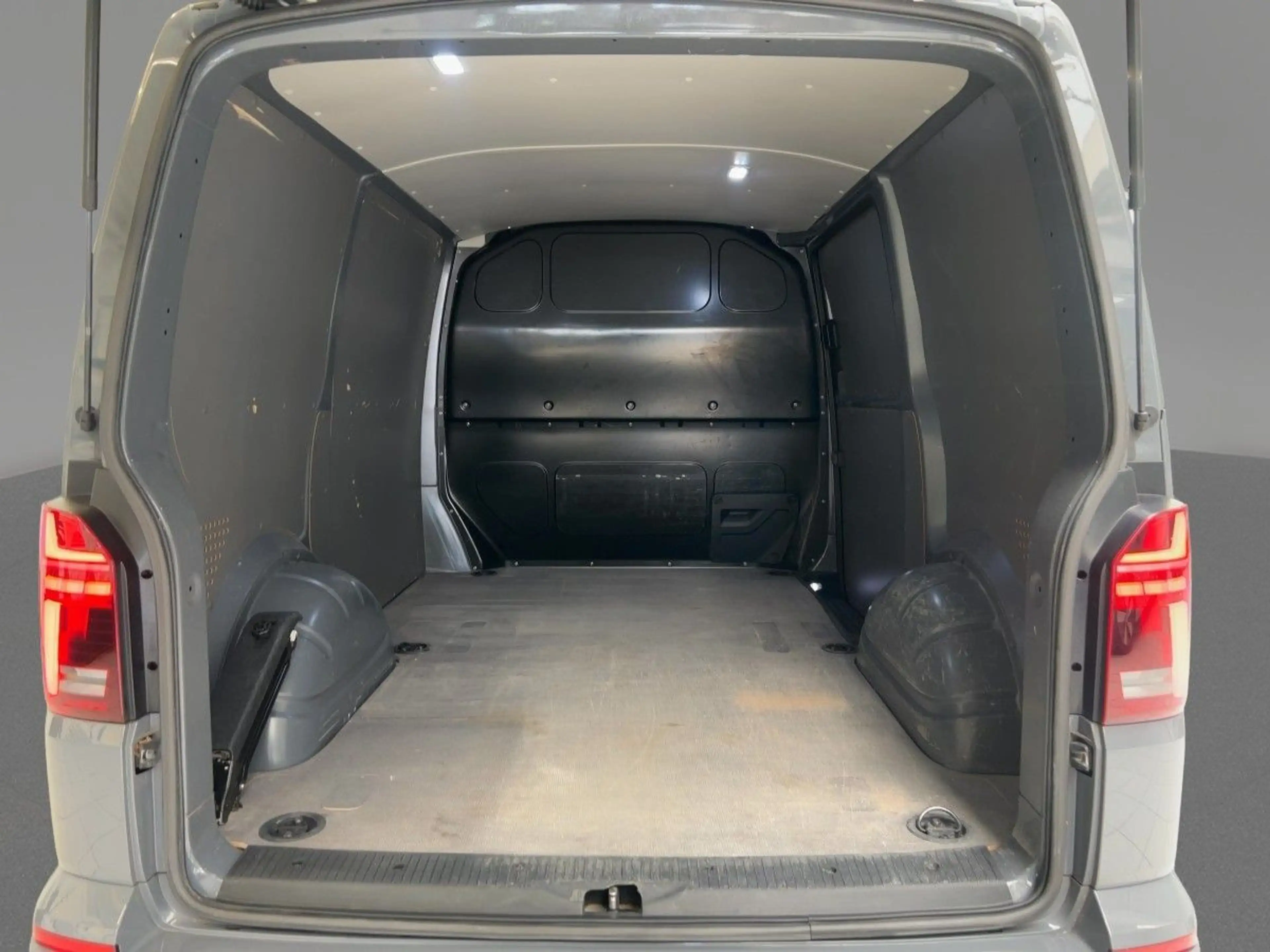Volkswagen T6.1 Transporter T6.1 Kasten 2.0 TDI EcoProfi DSG AHK Navi LED — photo 5