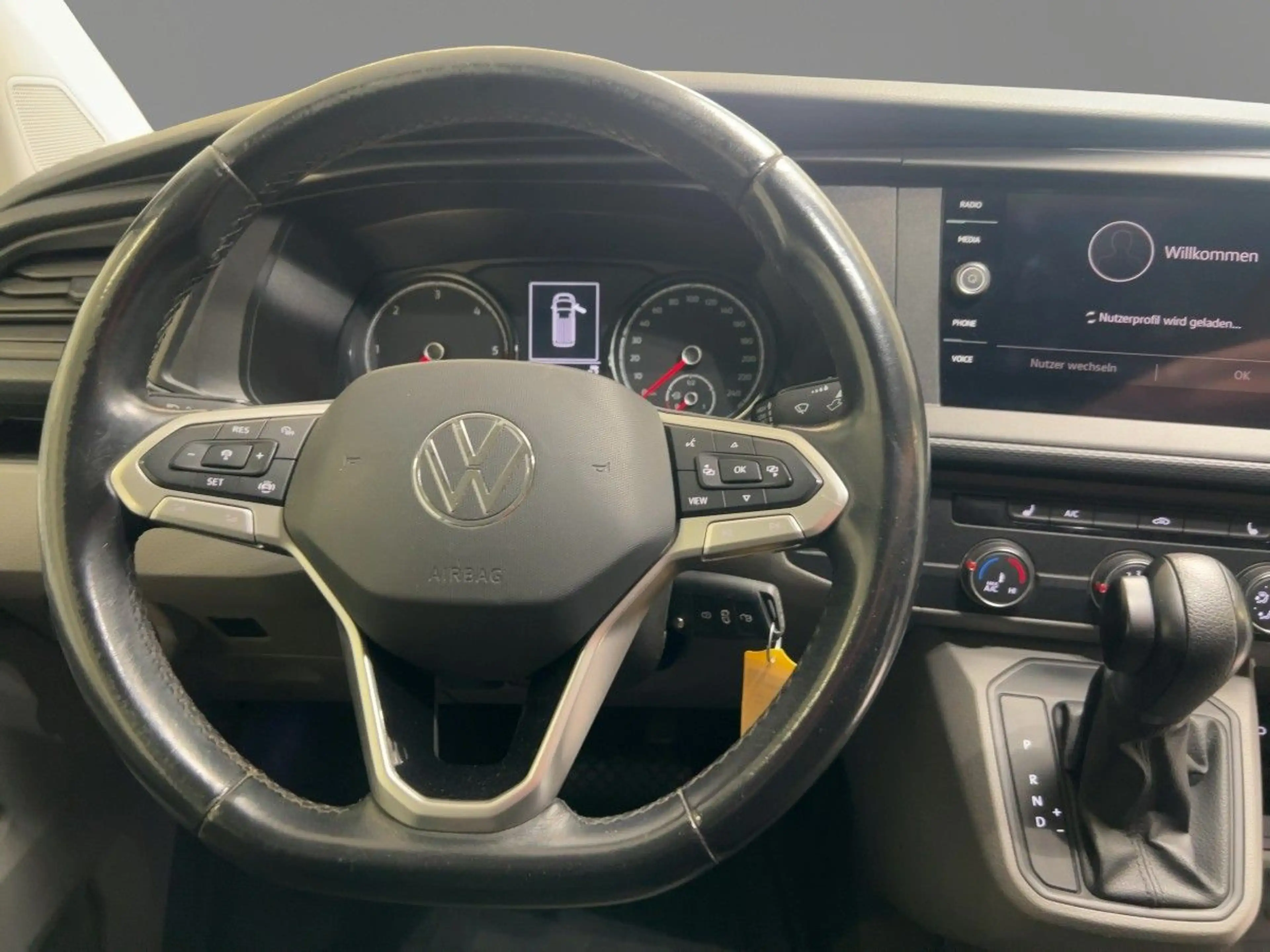 Volkswagen T6.1 Transporter T6.1 Kasten 2.0 TDI EcoProfi DSG AHK Navi LED — photo 9