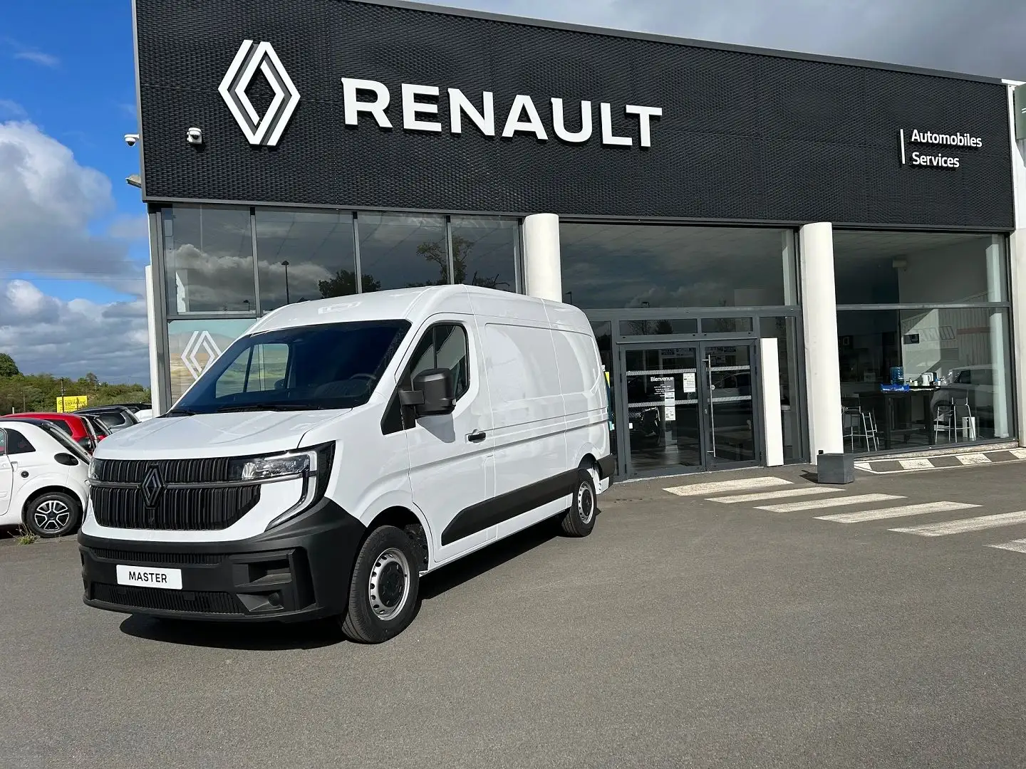 Renault Master F3300 L2H2 2.0 BLUE DCI 130CH ADVANCE - 25 Blanc - 1