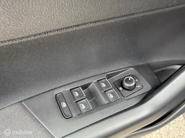 Volkswagen Polo view 19
