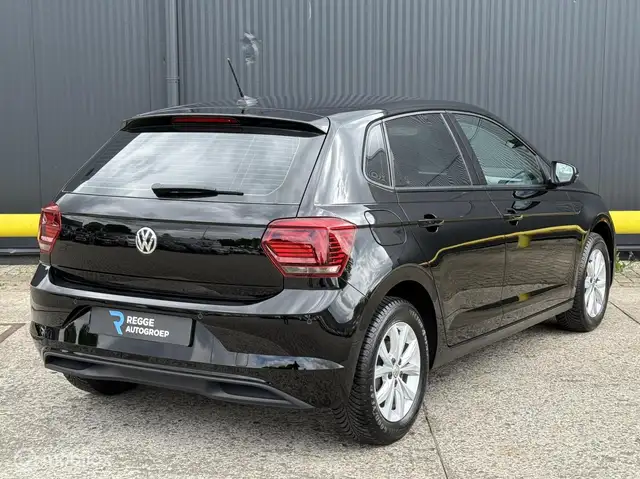 Volkswagen Polo view 3