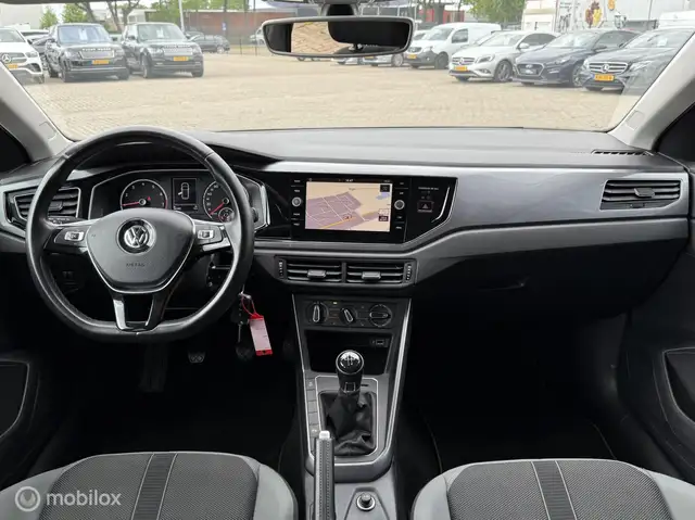 Volkswagen Polo view 2