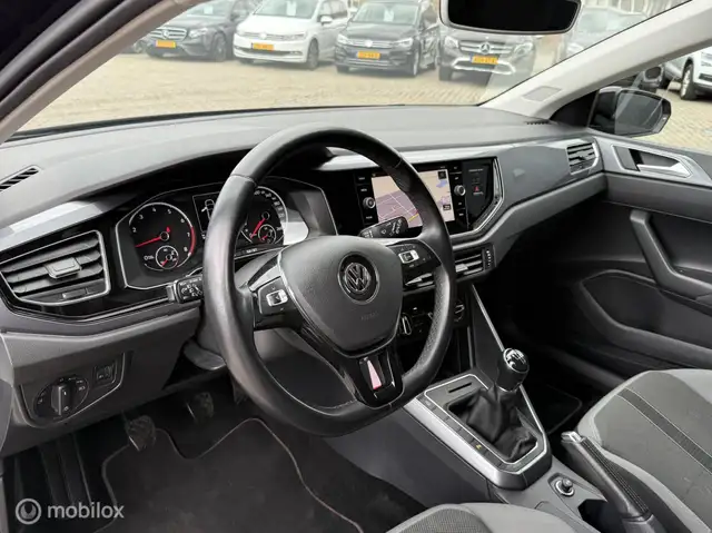 Volkswagen Polo view 11