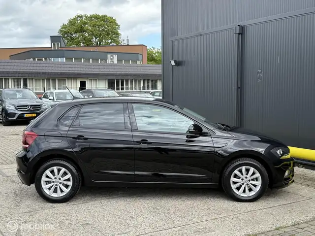 Volkswagen Polo view 9