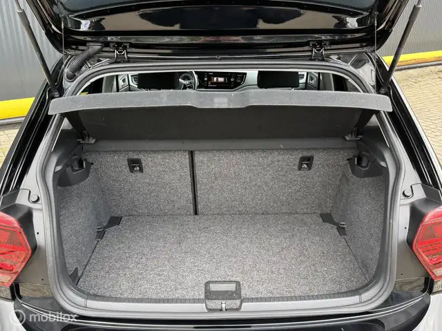 Volkswagen Polo view 22
