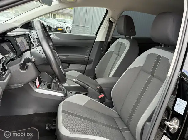 Volkswagen Polo view 4