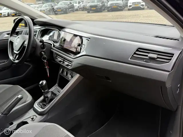 Volkswagen Polo view 13