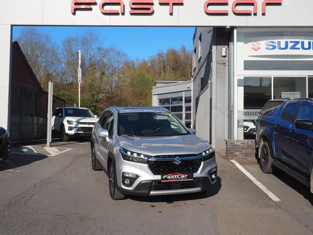 Suzuki S-Cross 1.5 GLX 4WD SUNROOF PACK