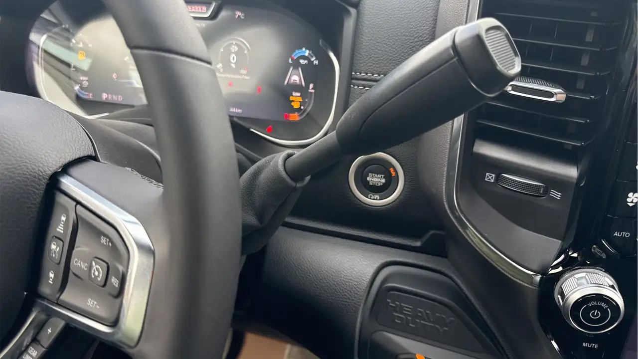 RAM 3500 снимка RAM 3500