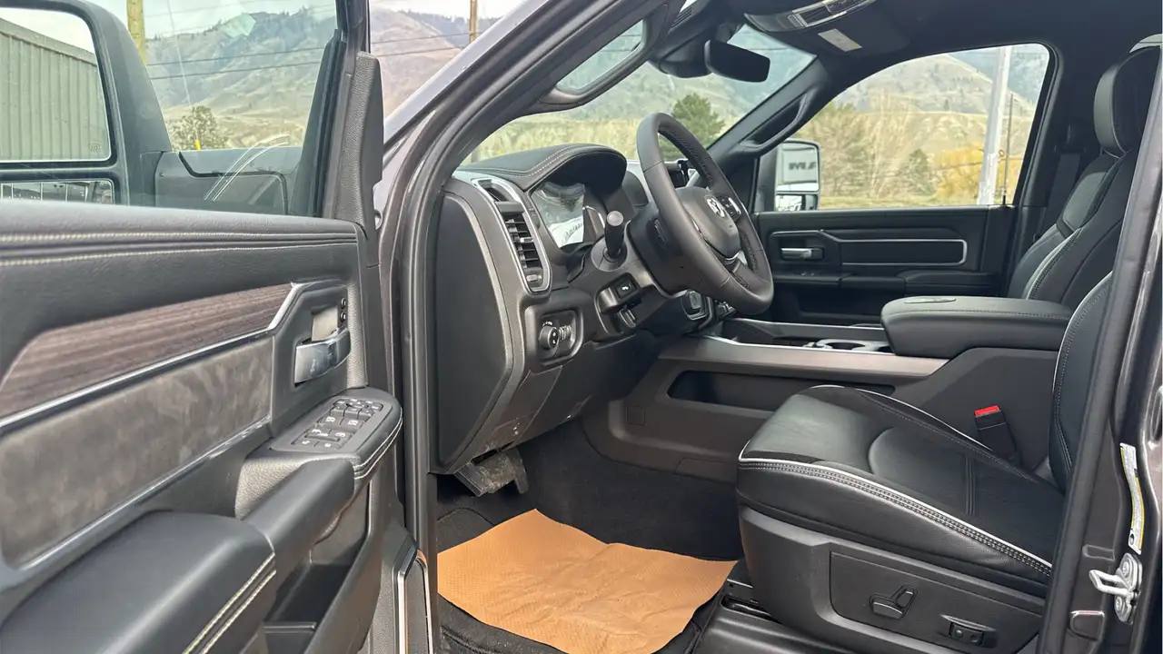 RAM 3500 снимка RAM 3500