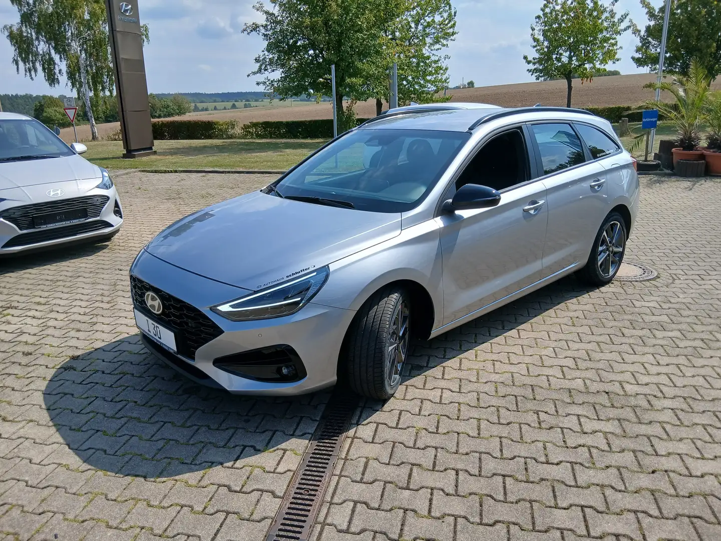 Hyundai i30 Kombi 1.0 T-GDI DCT Advantage Silber - 1