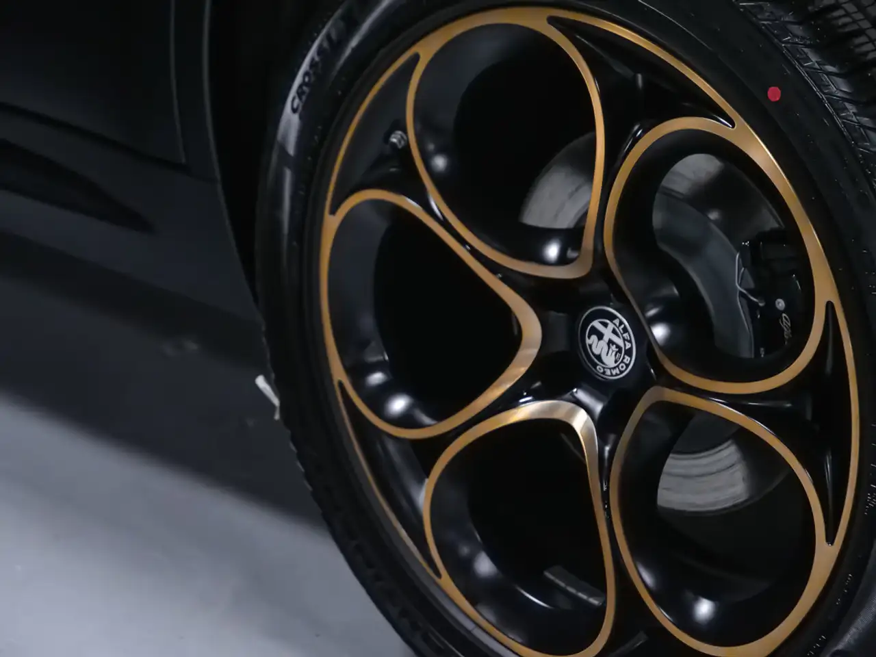 Alfa Romeo Stelvio снимка Alfa Romeo Stelvio