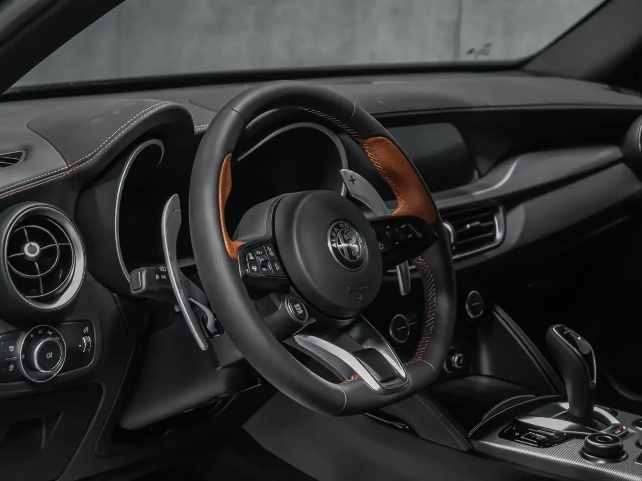 Alfa Romeo Stelvio снимка Alfa Romeo Stelvio