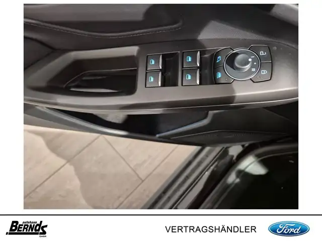 Ford Focus view 13